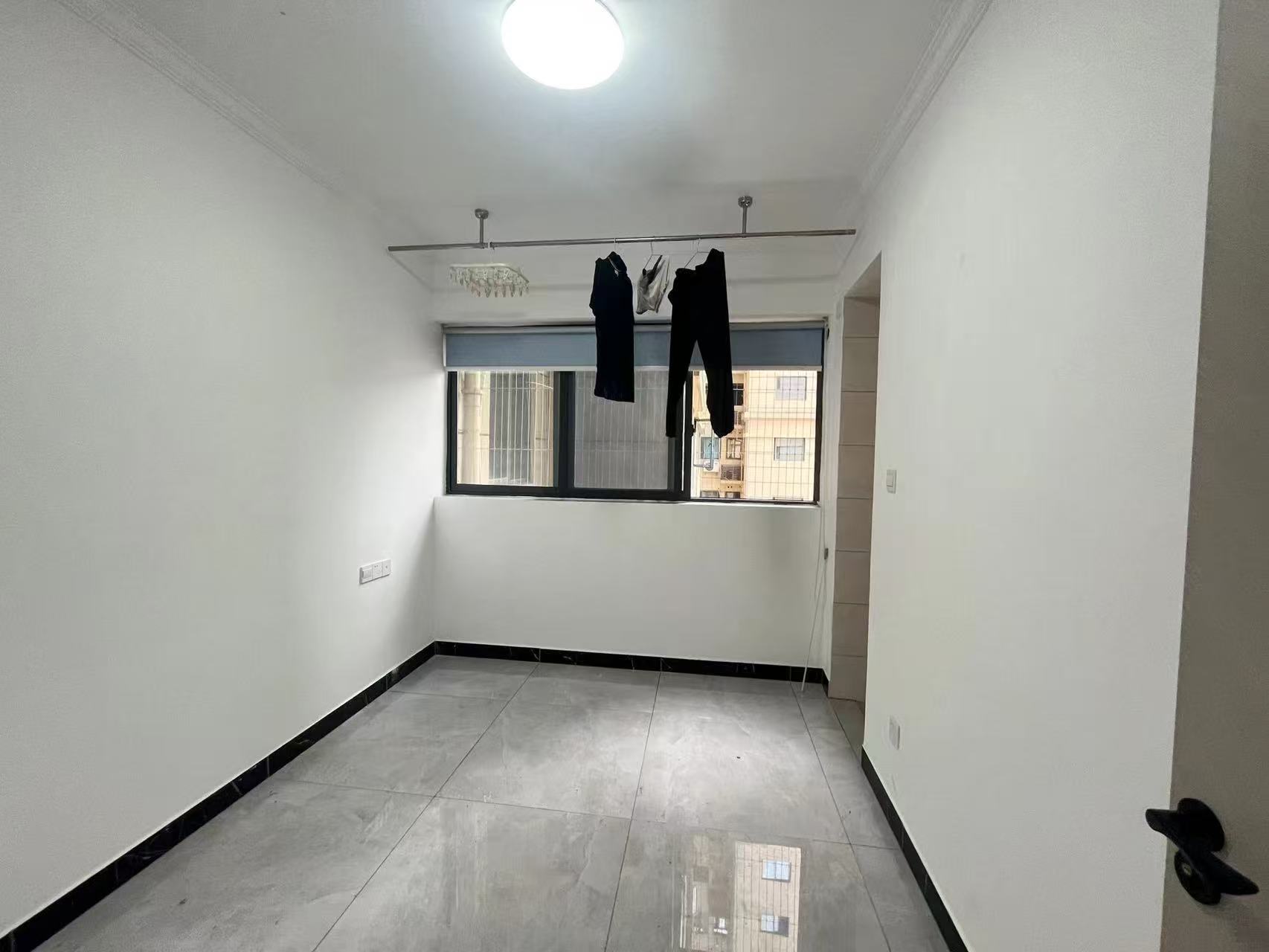 天门中央广场  3室2厅2卫    2300.0元/月室内图