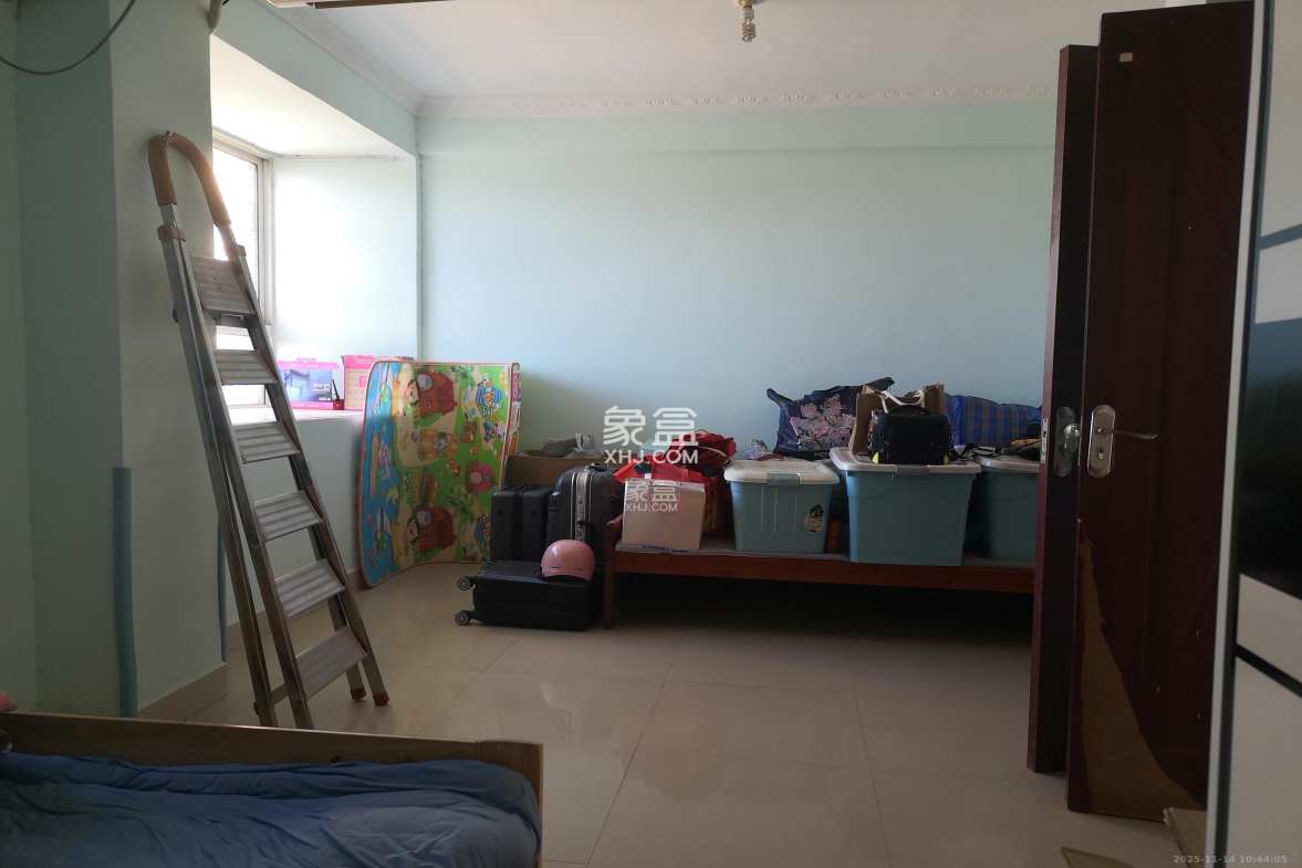 润芳园 3室2厅1卫 2000.0元/月 润芳园 3室2厅1卫 2000.0元/月室内图