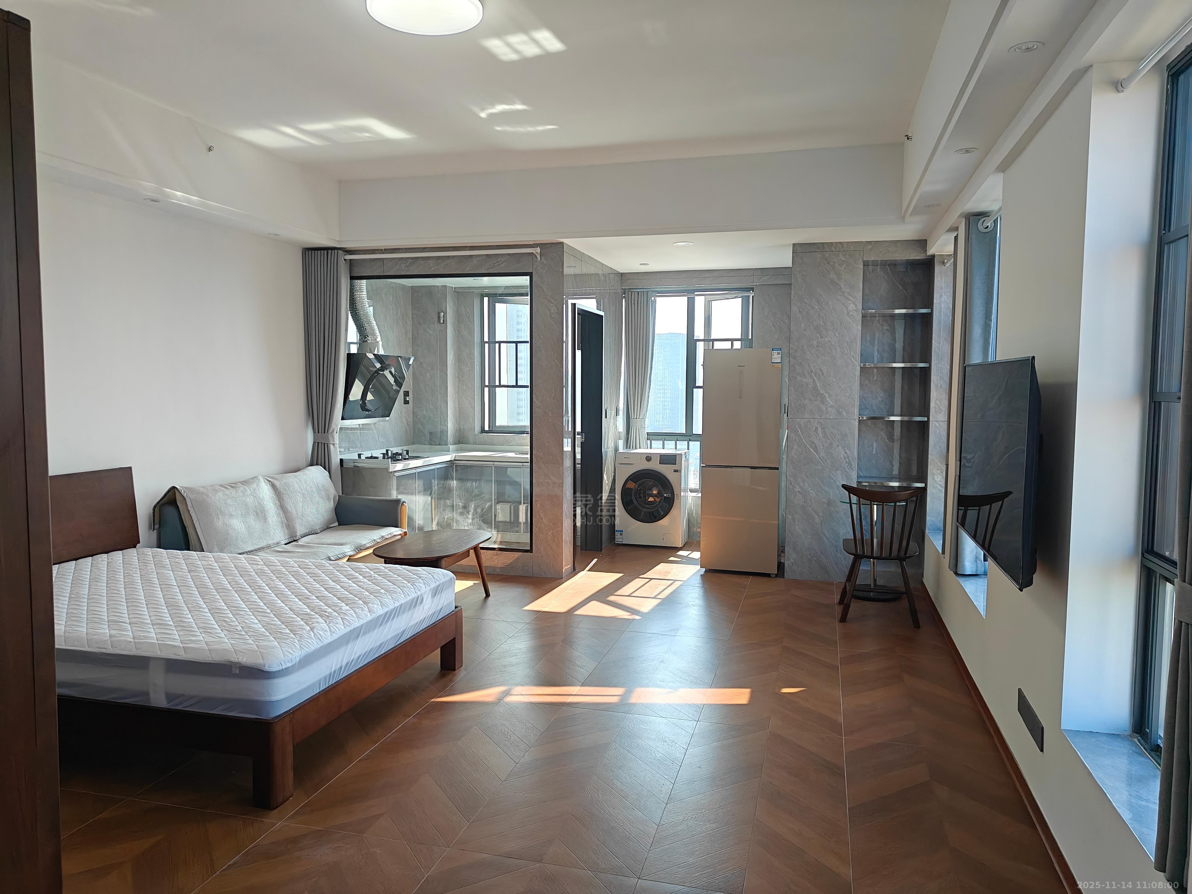 白鹤公馆  1室1厅1卫    1700.0元/月