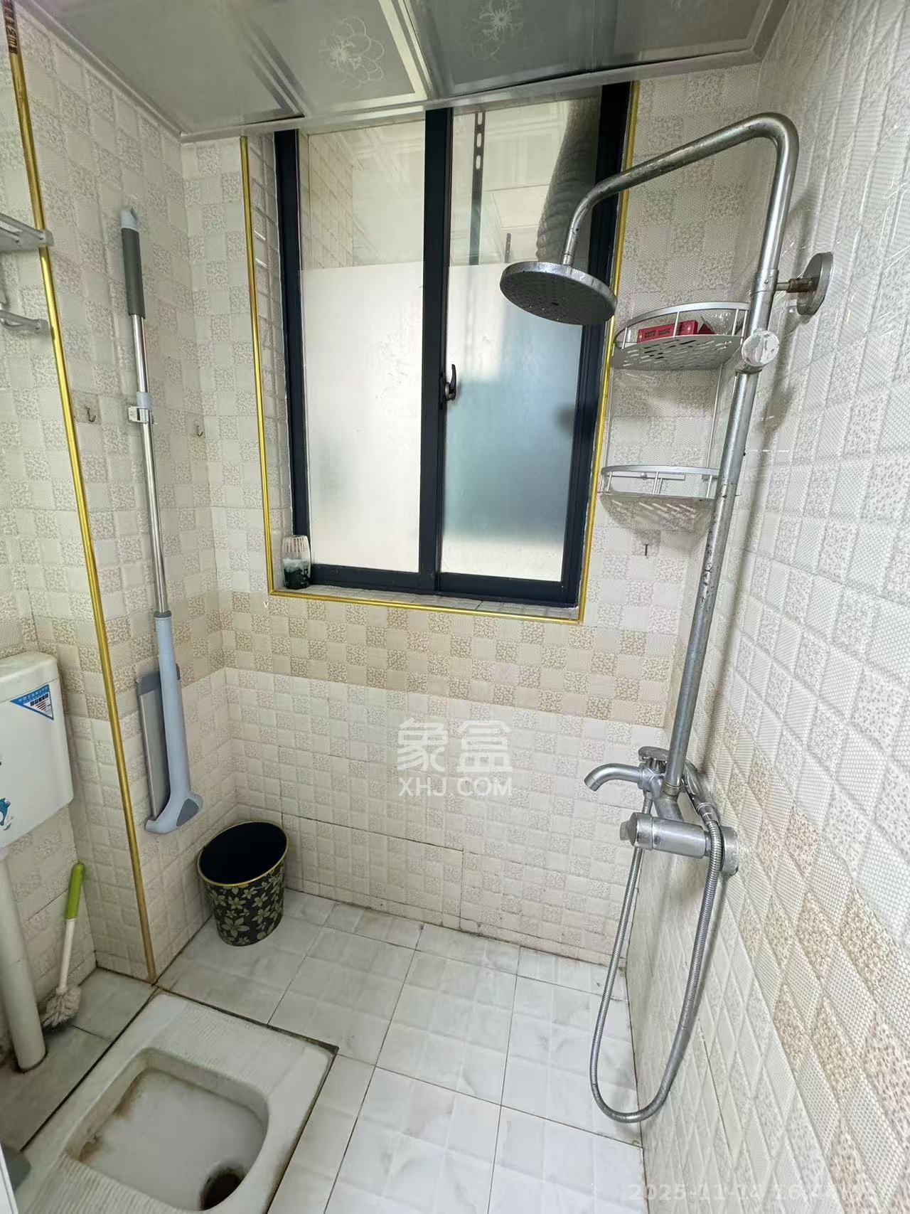 花样年华  1室1厅1卫    1500.0元/月室内图