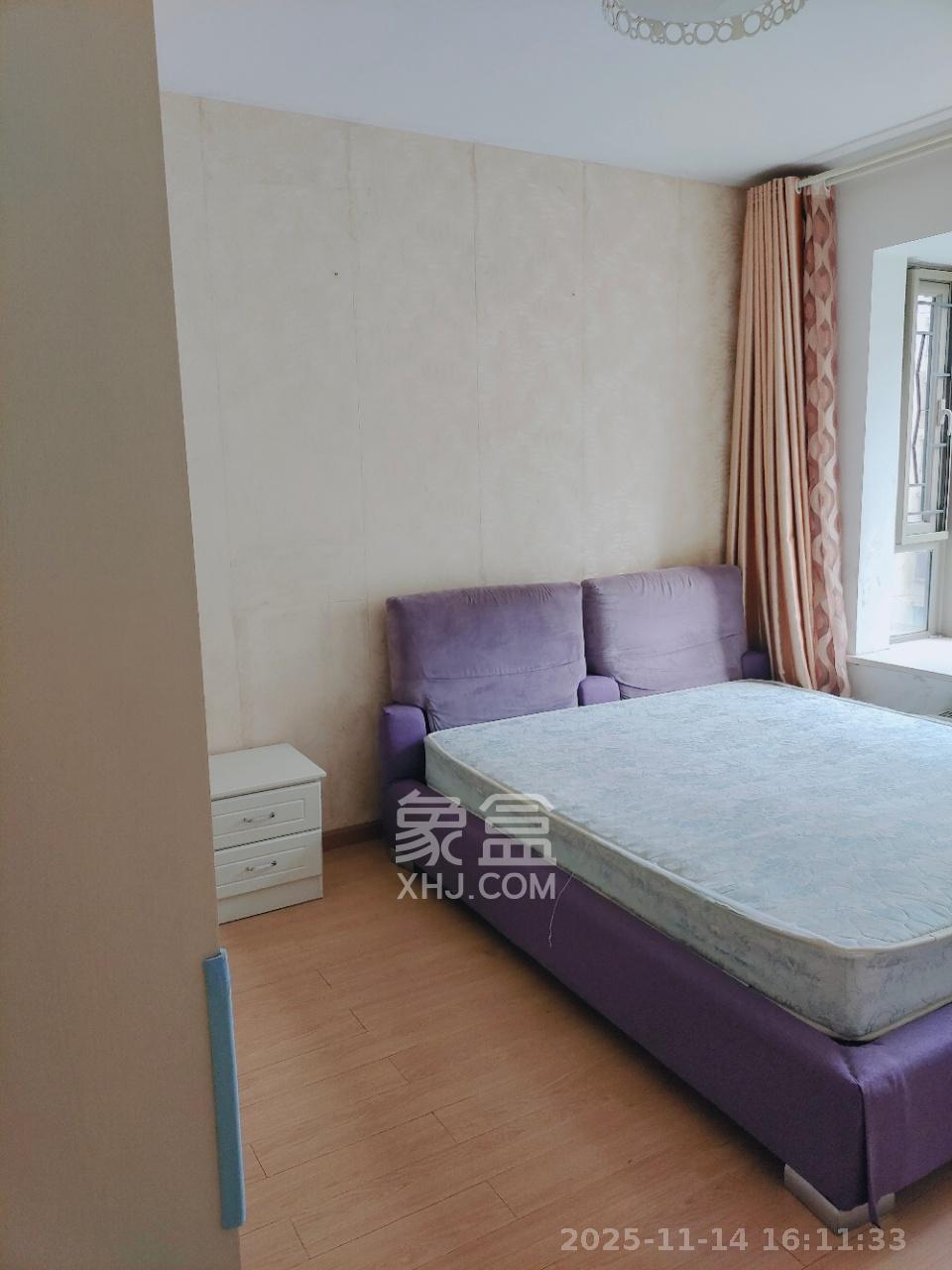 怡海星城  3室2厅1卫    1800.0元/月室内图