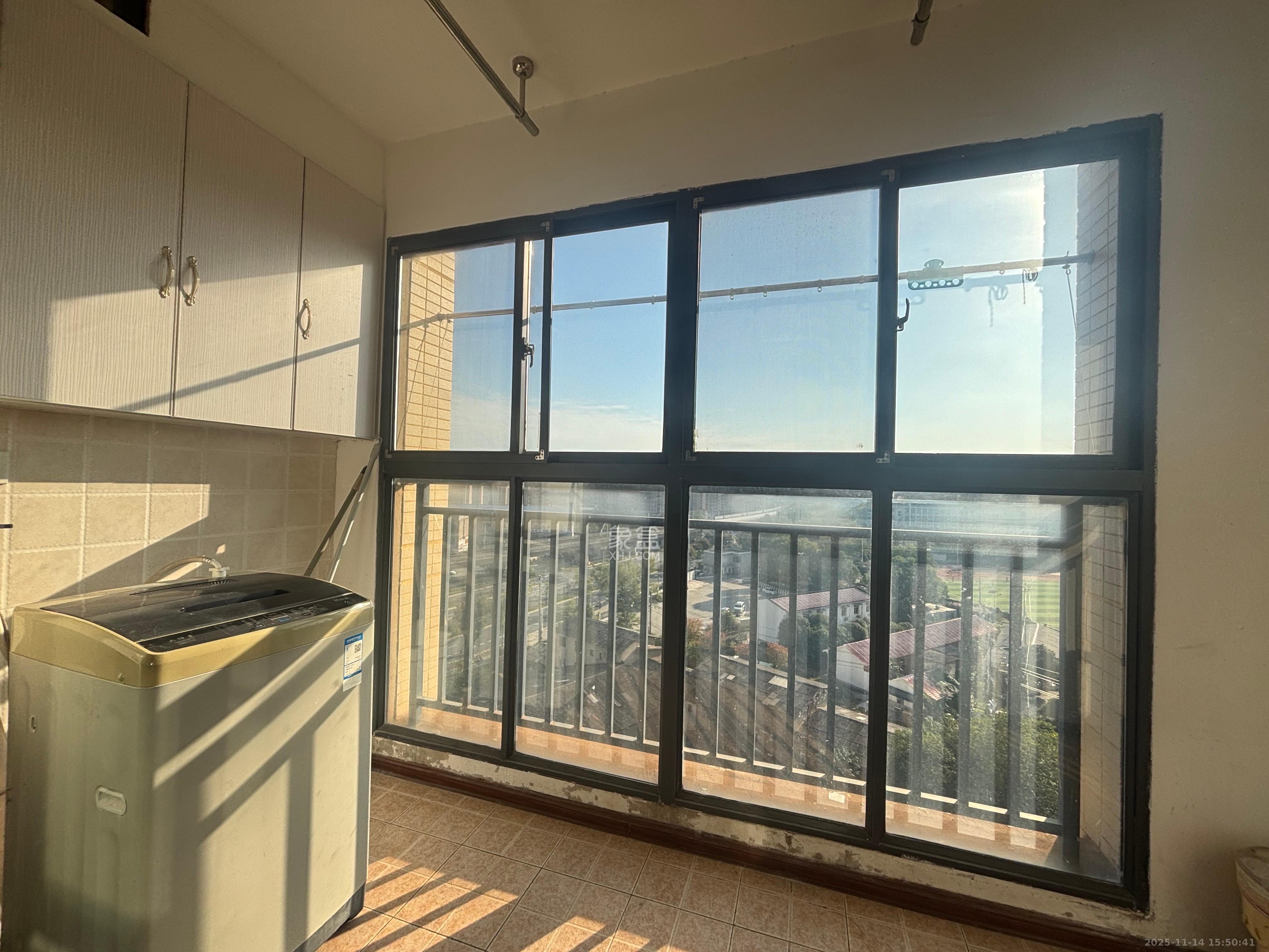 中建芙蓉嘉苑  3室2厅2卫    2200.0元/月室内图