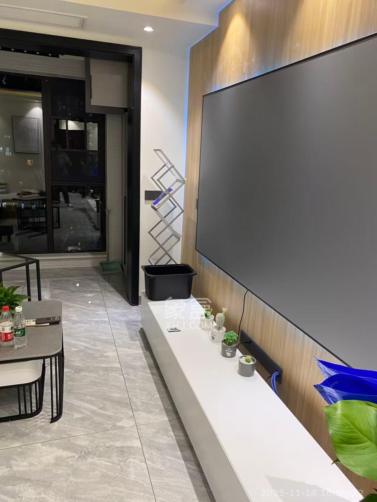 梅溪鑫苑名家 3室2厅1卫 2700.0元/月 梅溪鑫苑名家 3室2厅1卫 2700.0元/月室内图