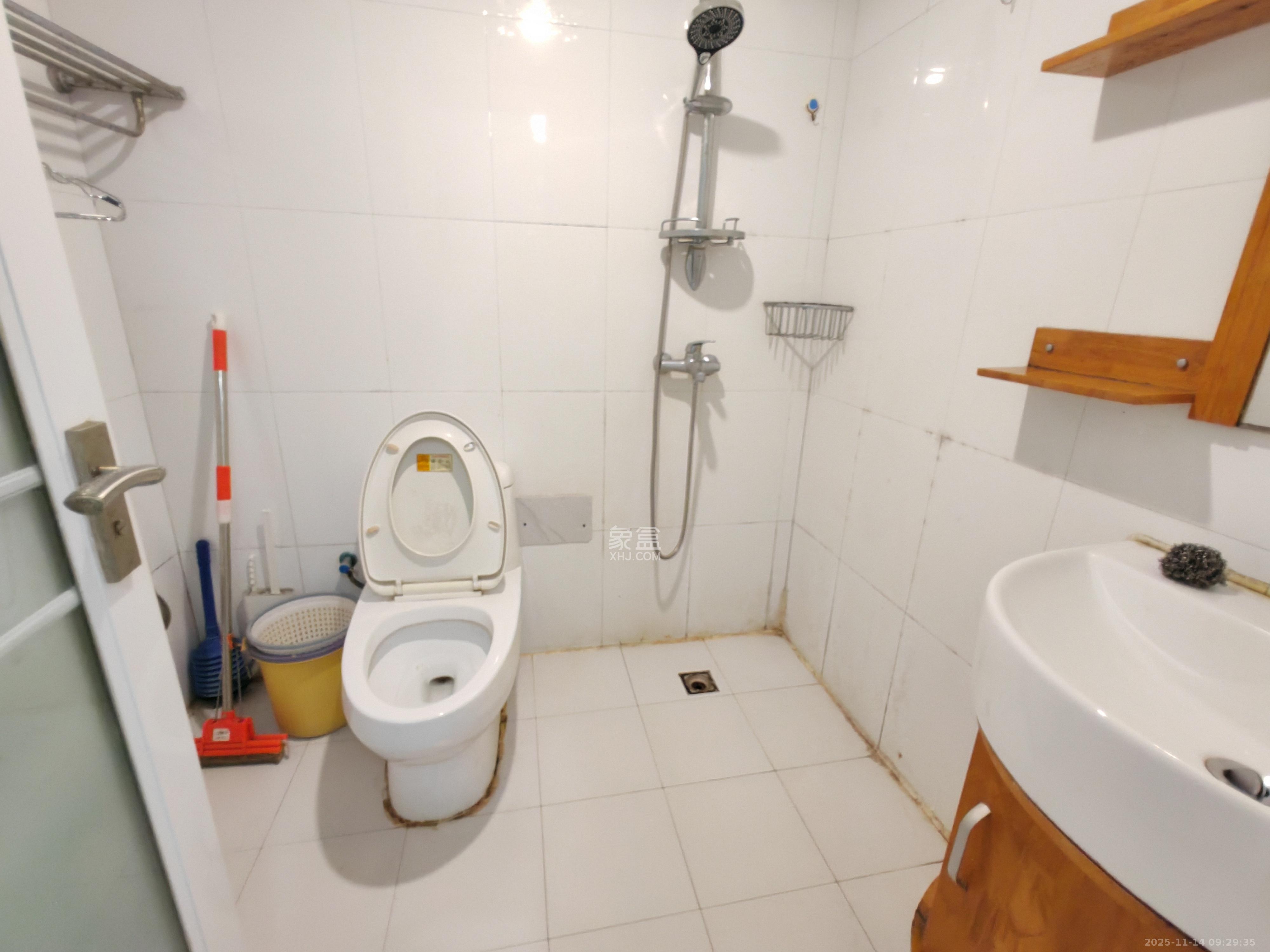 天健芙蓉盛世一期  1室0厅1卫    1450.0元/月室内图