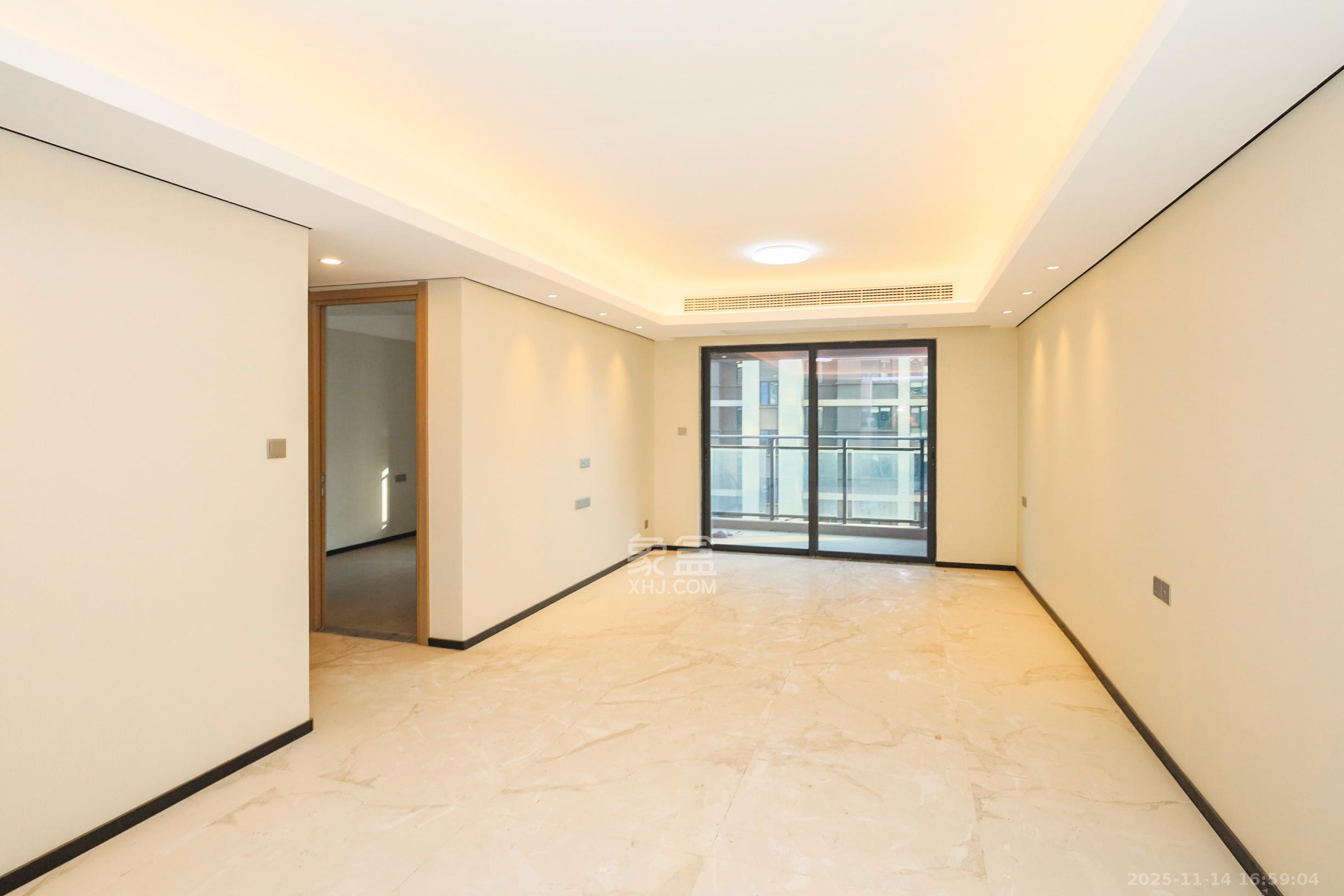 中海麓山境北区  3室2厅2卫    120.0万客厅