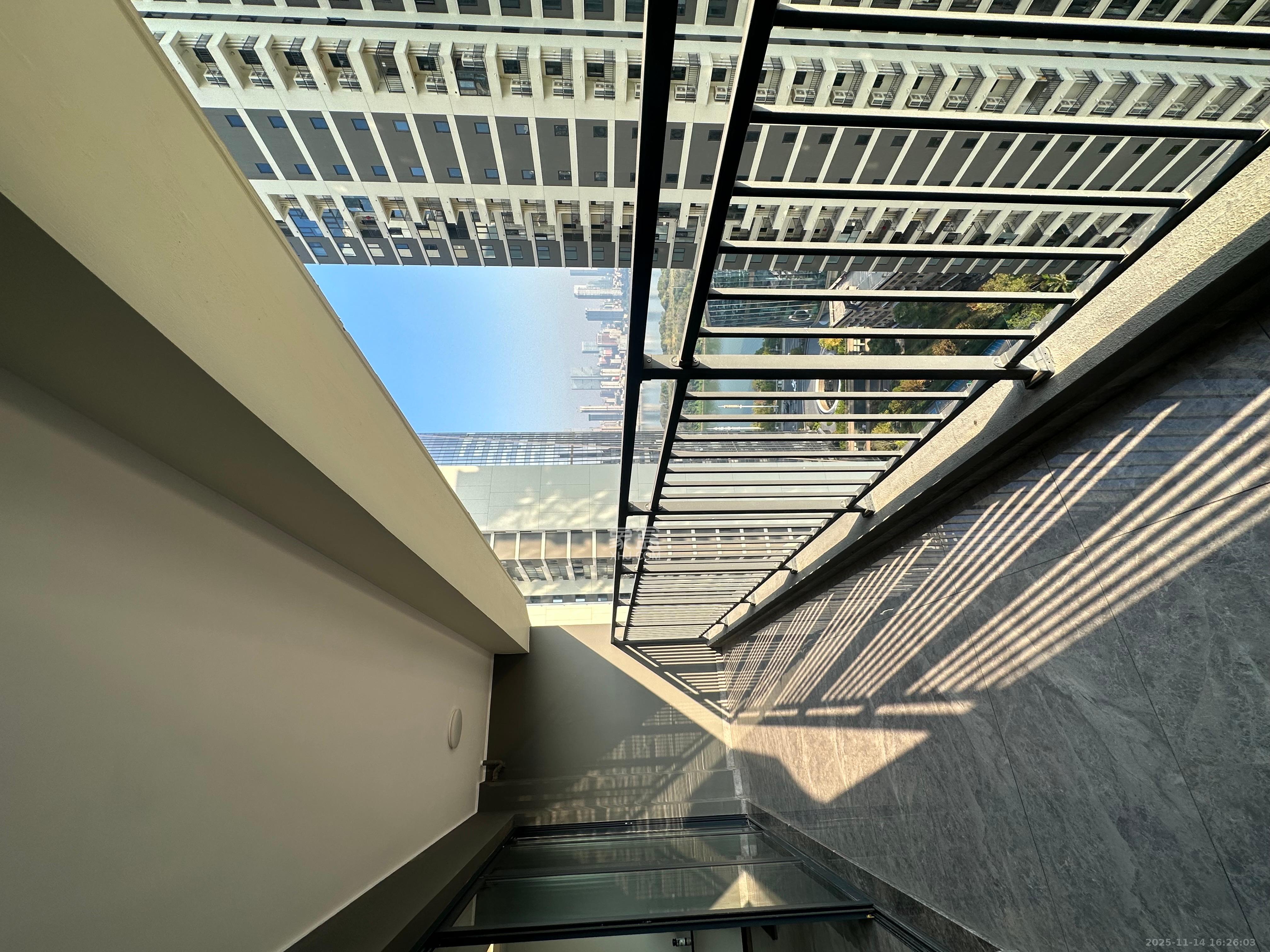 滨江府1913 4室2厅2卫 9000.0元/月 滨江府1913 4室2厅2卫 9000.0元/月室内图