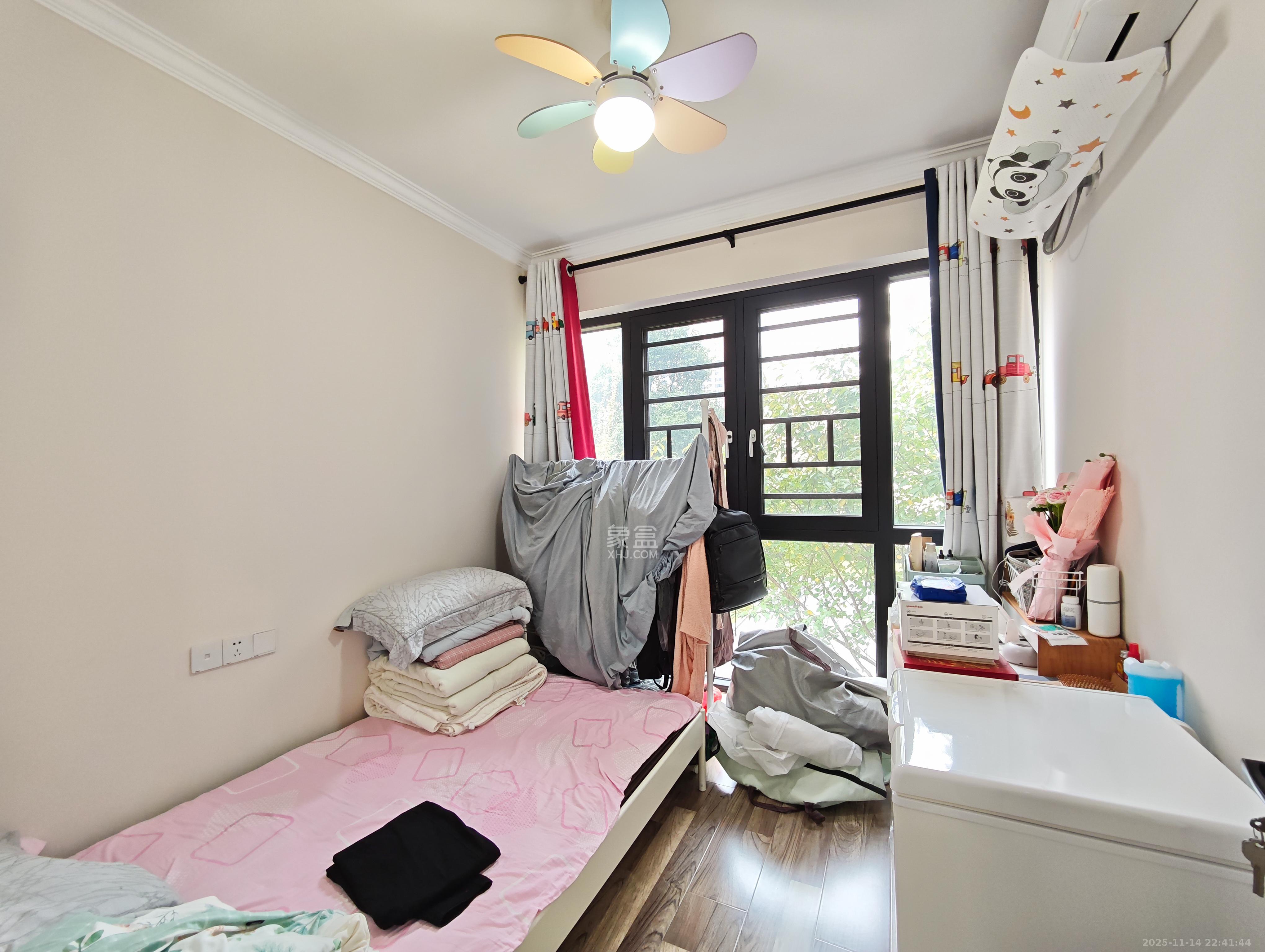 中建嘉和城  3室2厅2卫    98.0万卧室