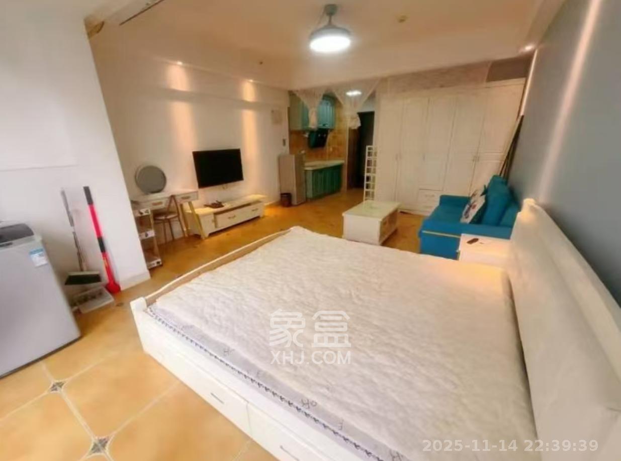 中交里城  1室1厅1卫    1500.0元/月室内图