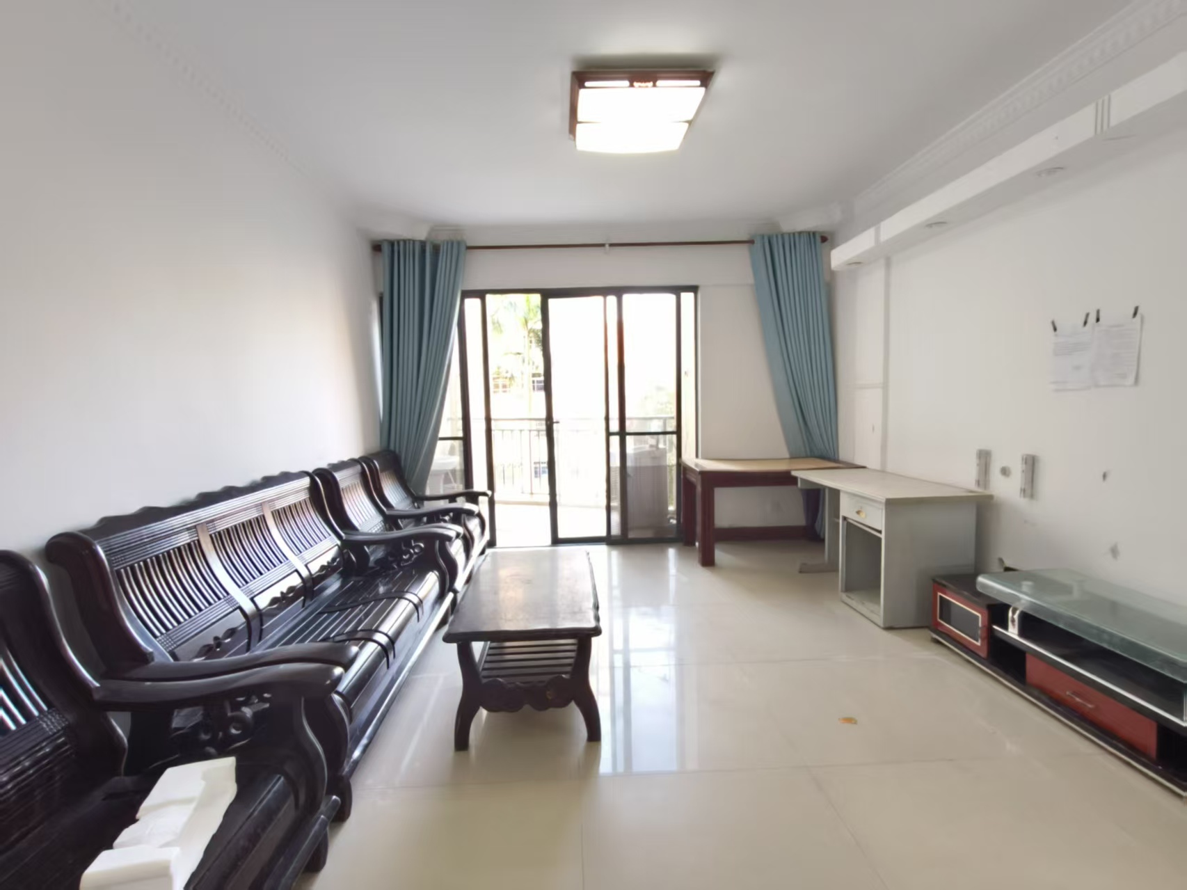 秀山观海苑  3室2厅1卫    1800.0元/月室内图