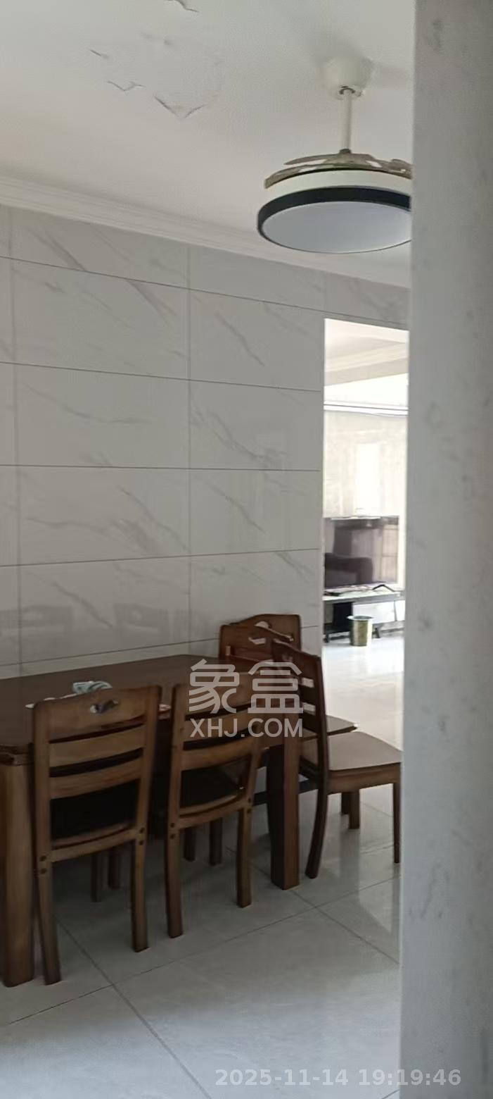 星城新宇川河苑  3室2厅1卫    2000.0元/月室内图