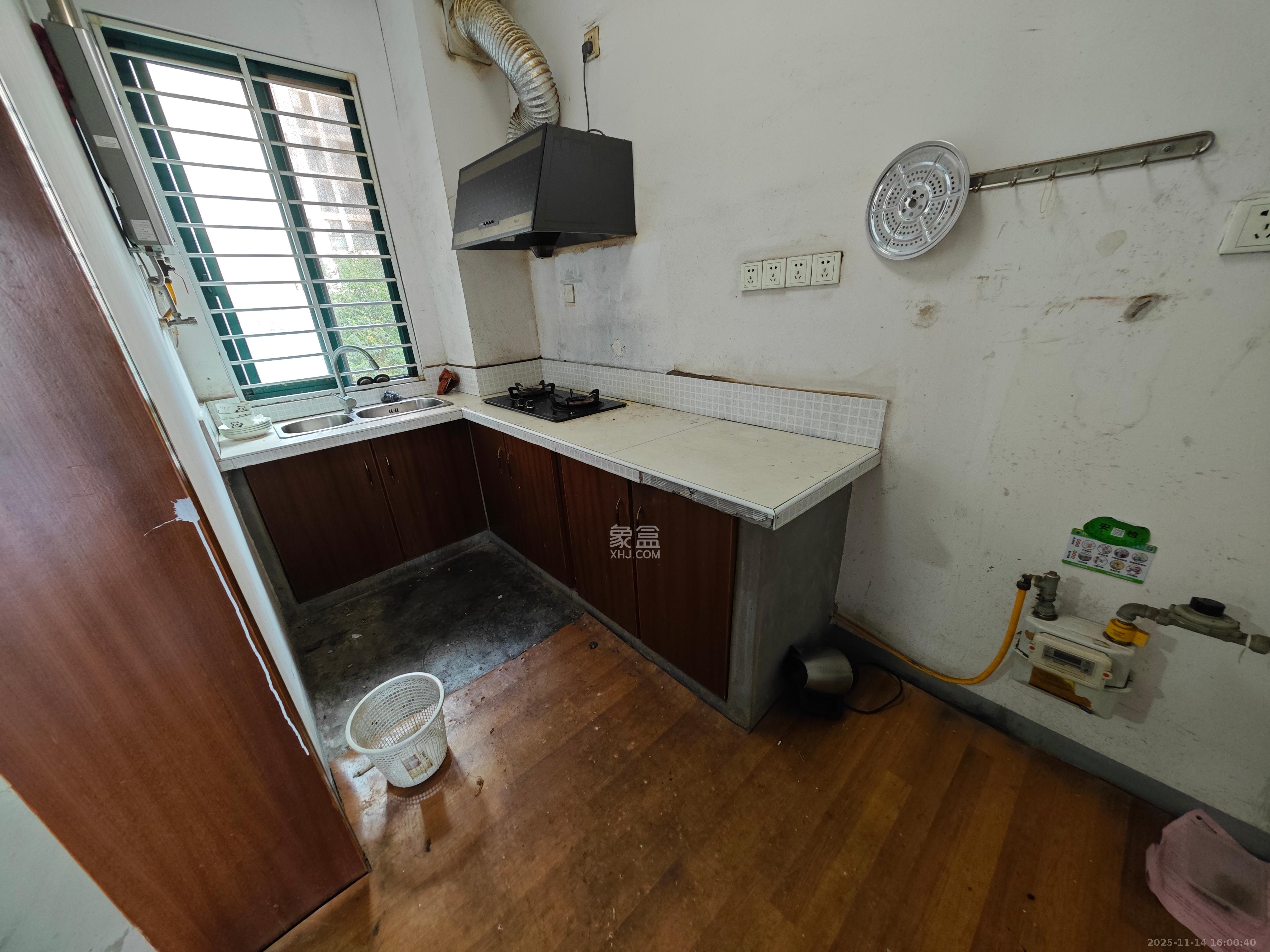 华盛世纪新城 4室2厅2卫 2000.0元/月 华盛世纪新城 4室2厅2卫 2000.0元/月室内图