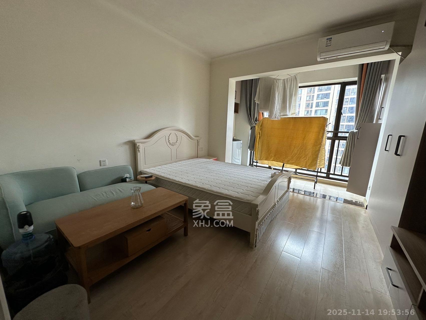 五江天街北区  1室1厅1卫    1300.0元/月