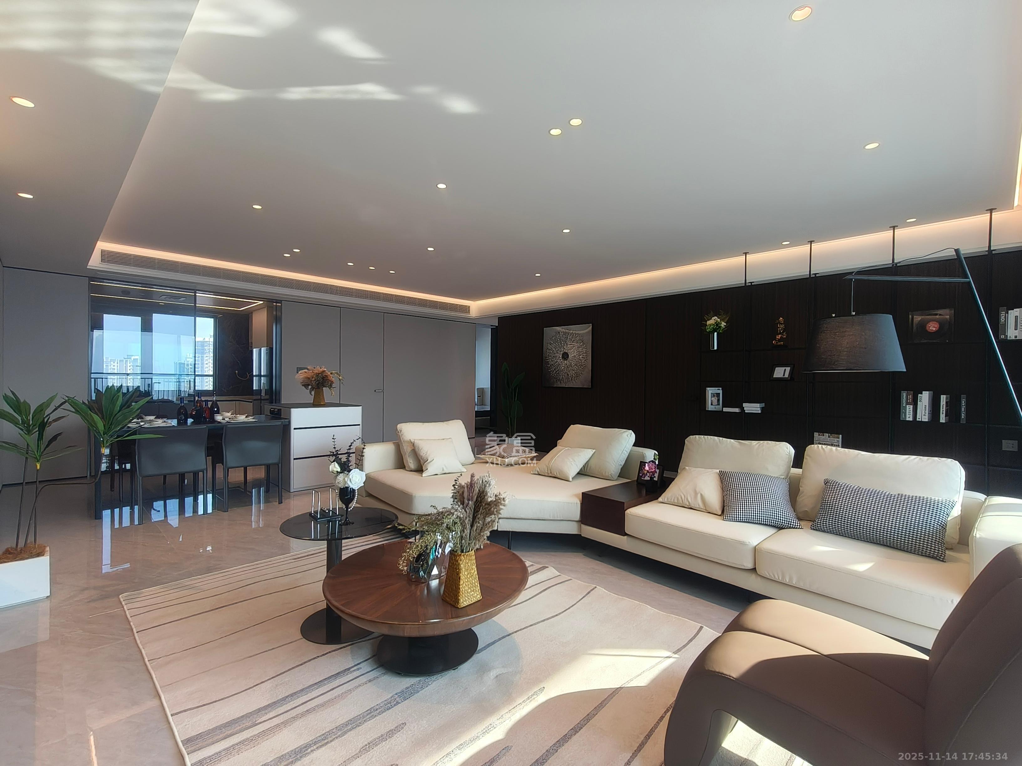 招商蛇口滨江境  4室2厅2卫    13200.0元/月