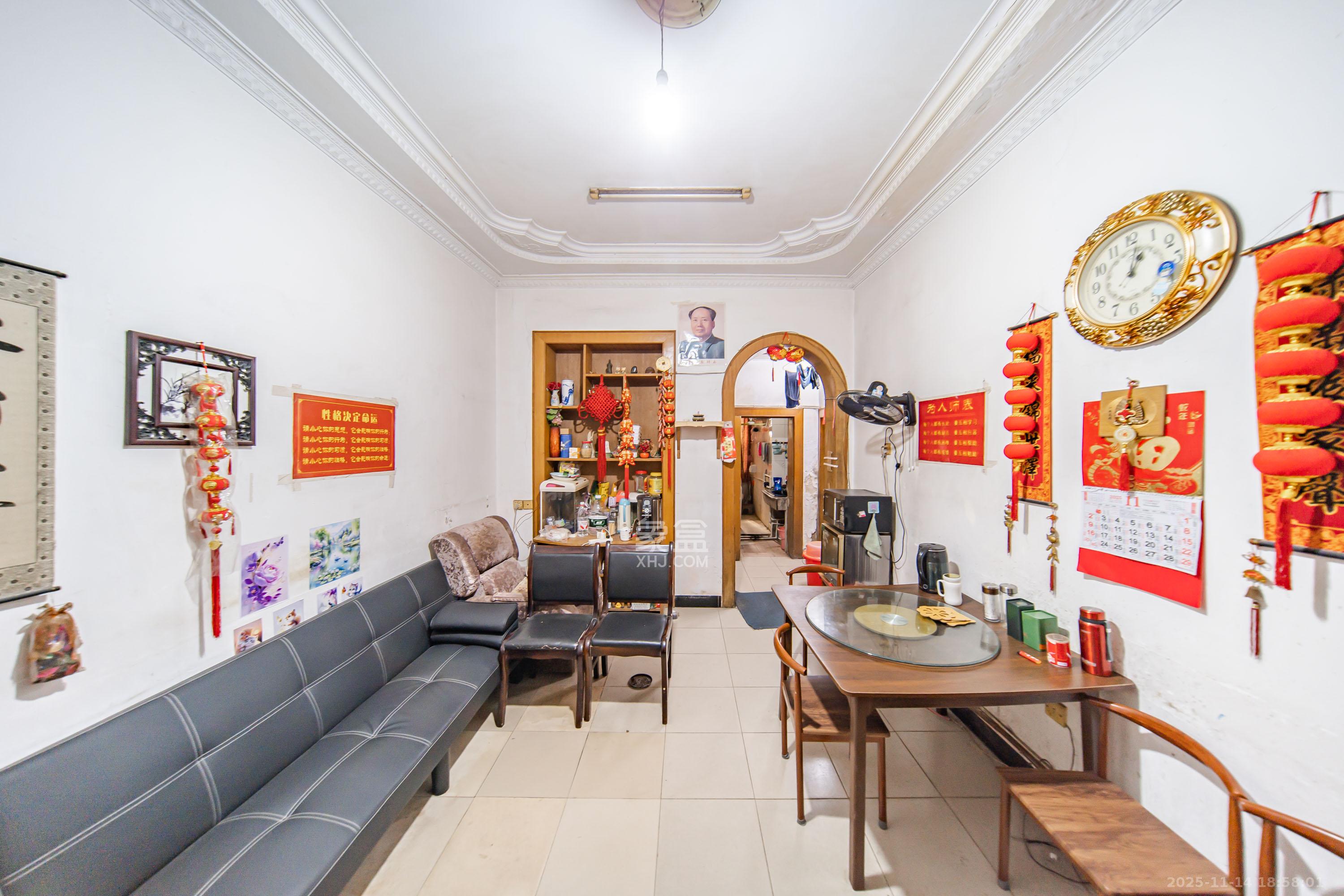 湘雅医院职工宿舍南院 3室1厅1卫 72.0万 湘雅医院职工宿舍南院 3室1厅1卫 72.0万客厅