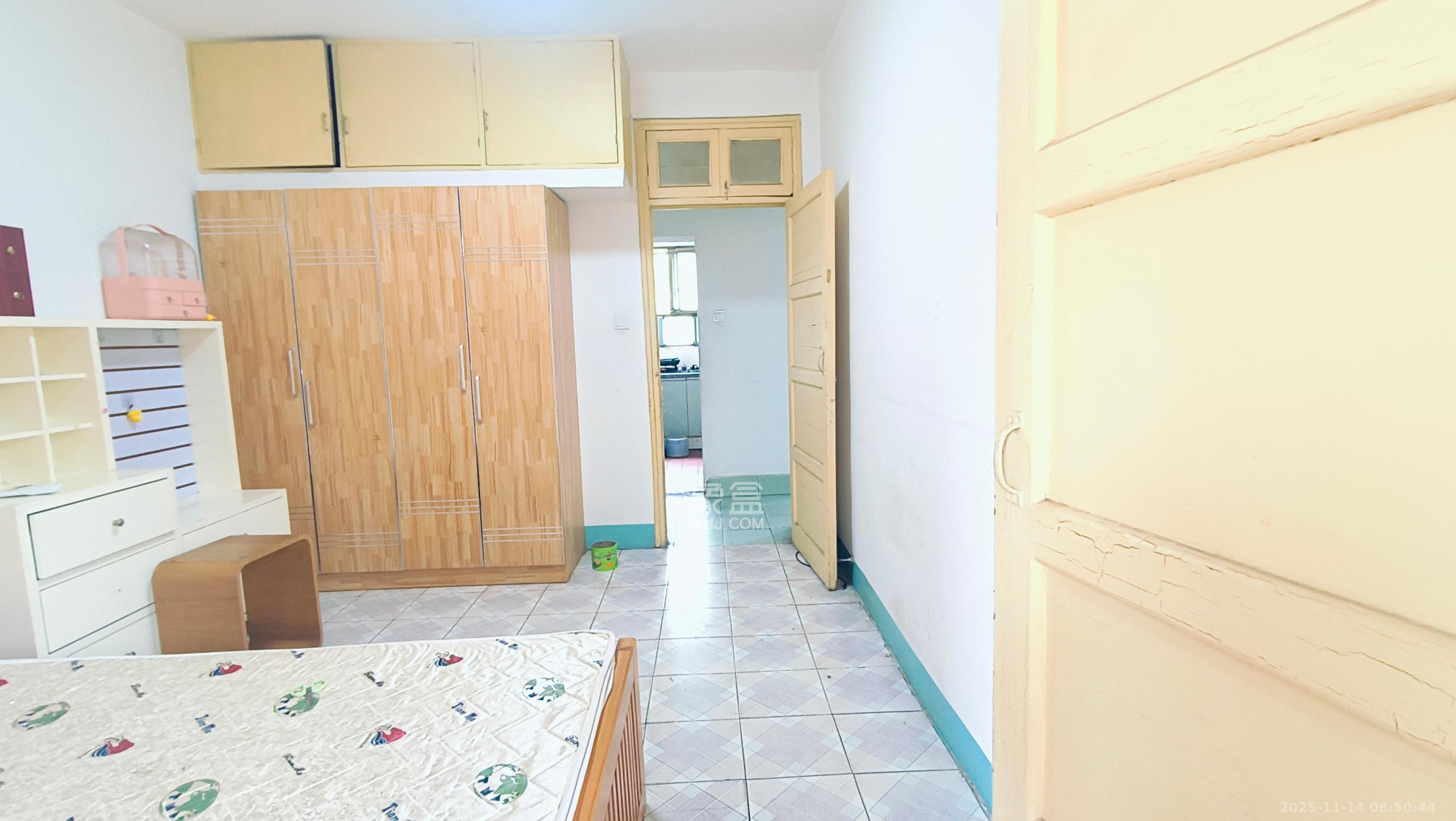 红旗区五片  2室1厅1卫    1300.0元/月