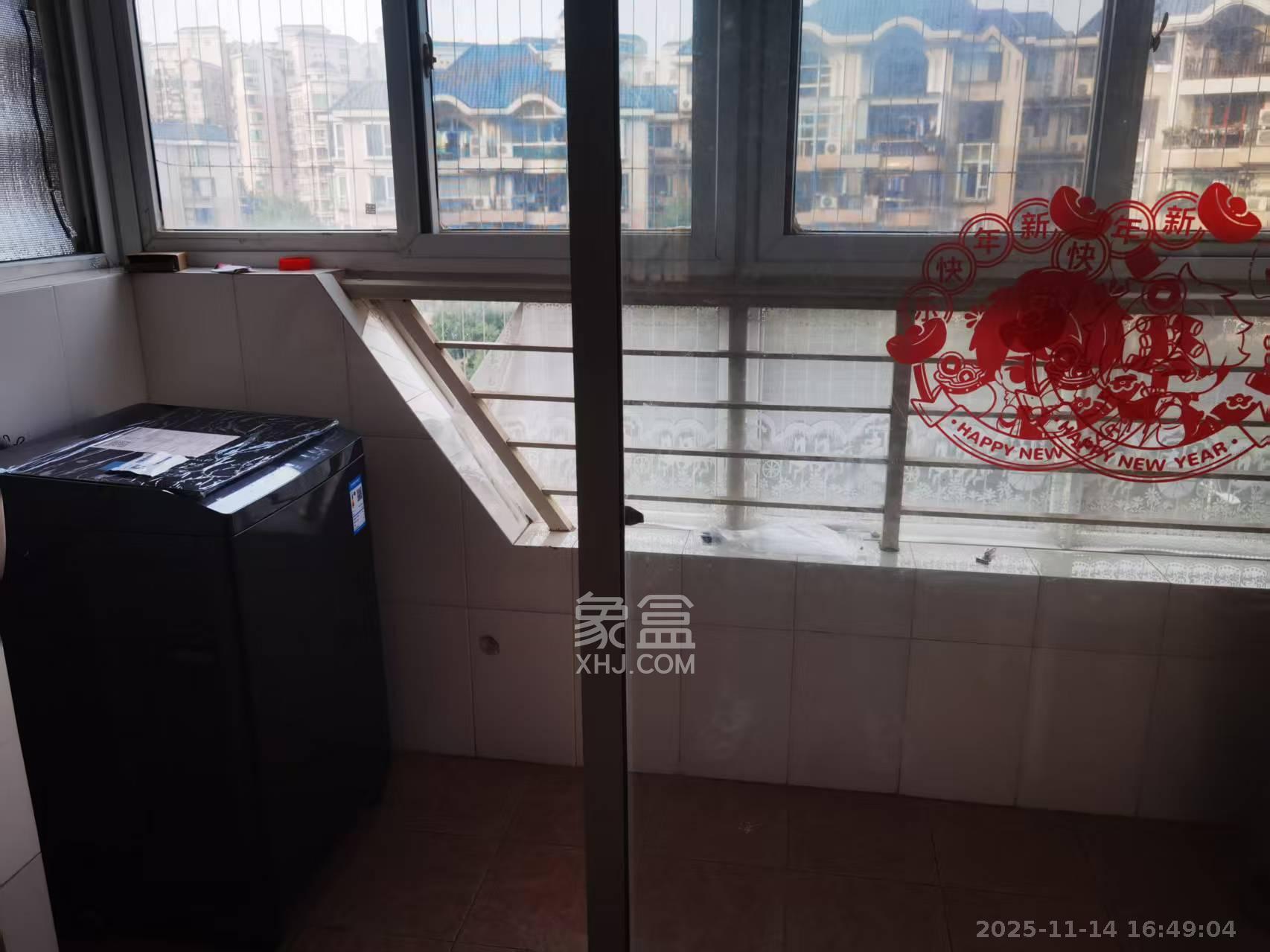 四季美景一、二期  3室2厅2卫    2500.0元/月室内图