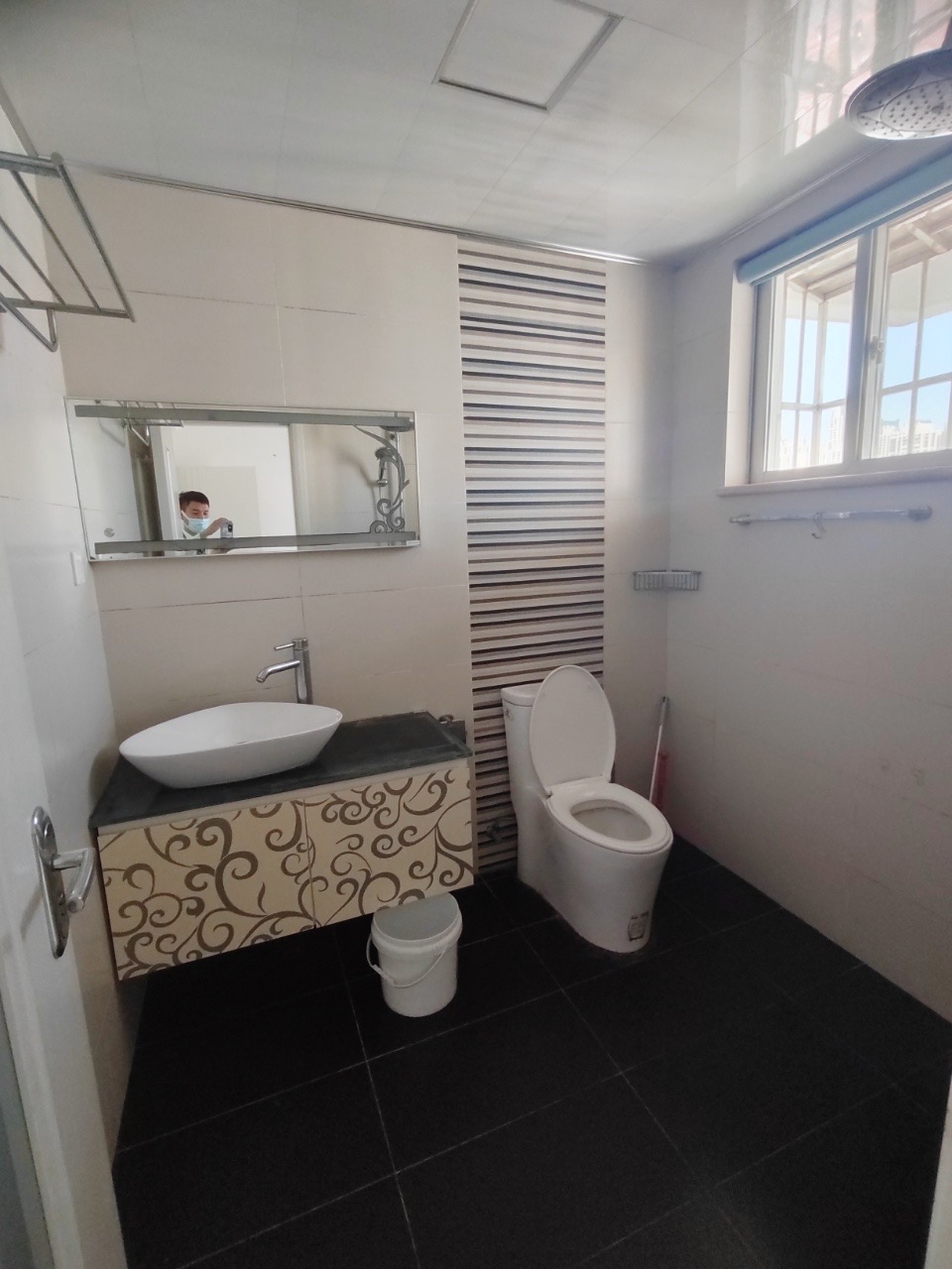 八一小区 4室2厅2卫 4000.0元/月 八一小区 4室2厅2卫 4000.0元/月室内图