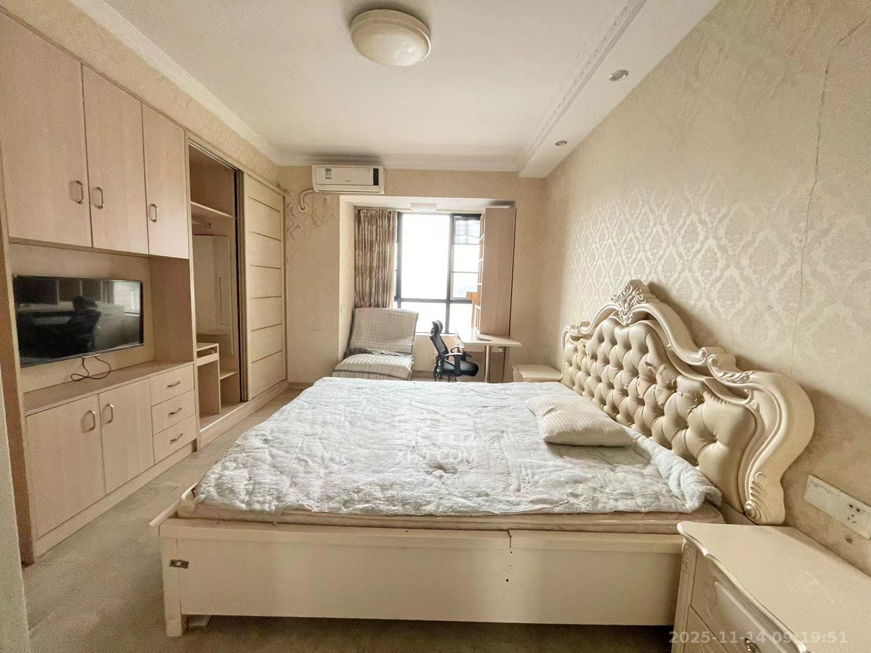 百纳广场（百纳公寓）  3室1厅1卫    3000.0元/月室内图