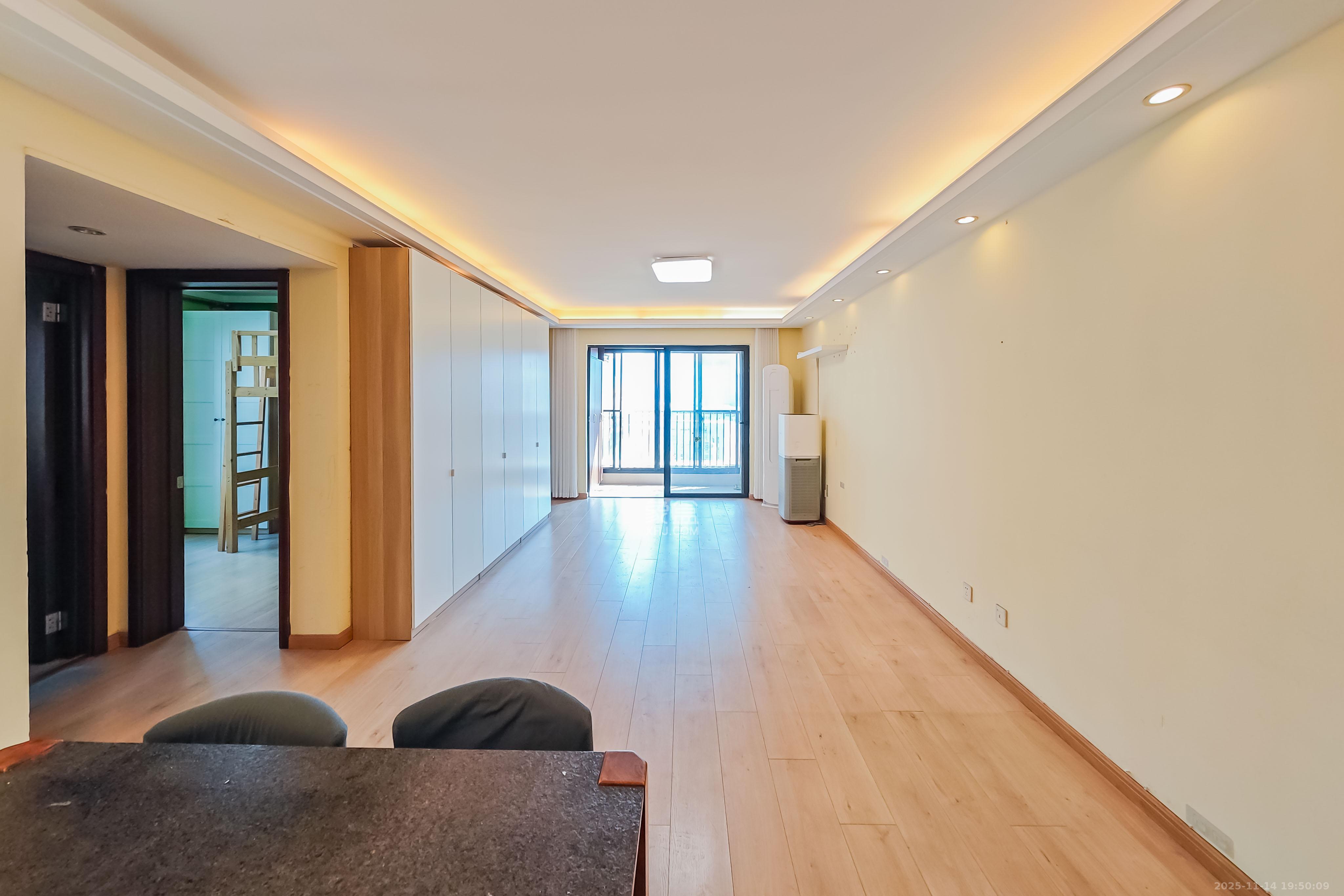 万科金域华府一期 3室2厅1卫 92.0万 万科金域华府一期 3室2厅1卫 92.0万客厅