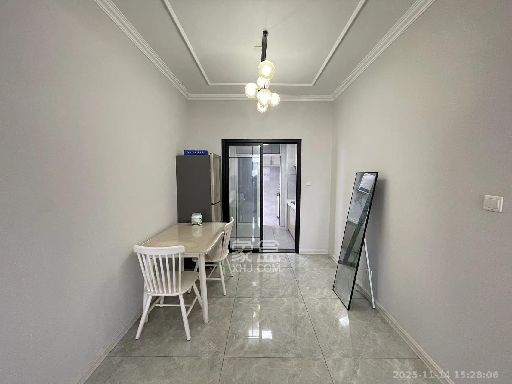 美麓阳光  2室2厅1卫    2800.0元/月室内图