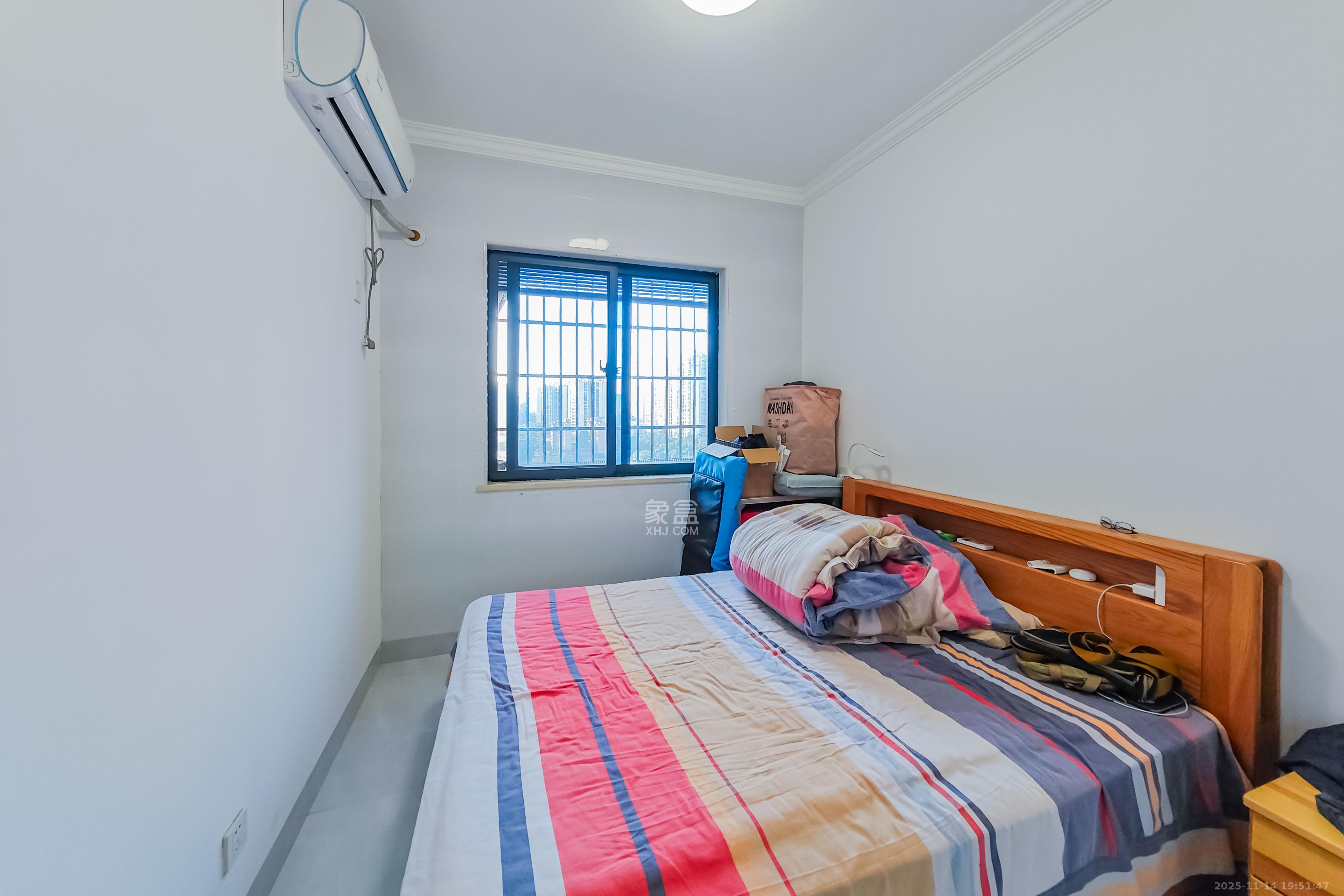 龙吉湾小区（龙瑞尚苑）  3室2厅1卫    78.0万卧室