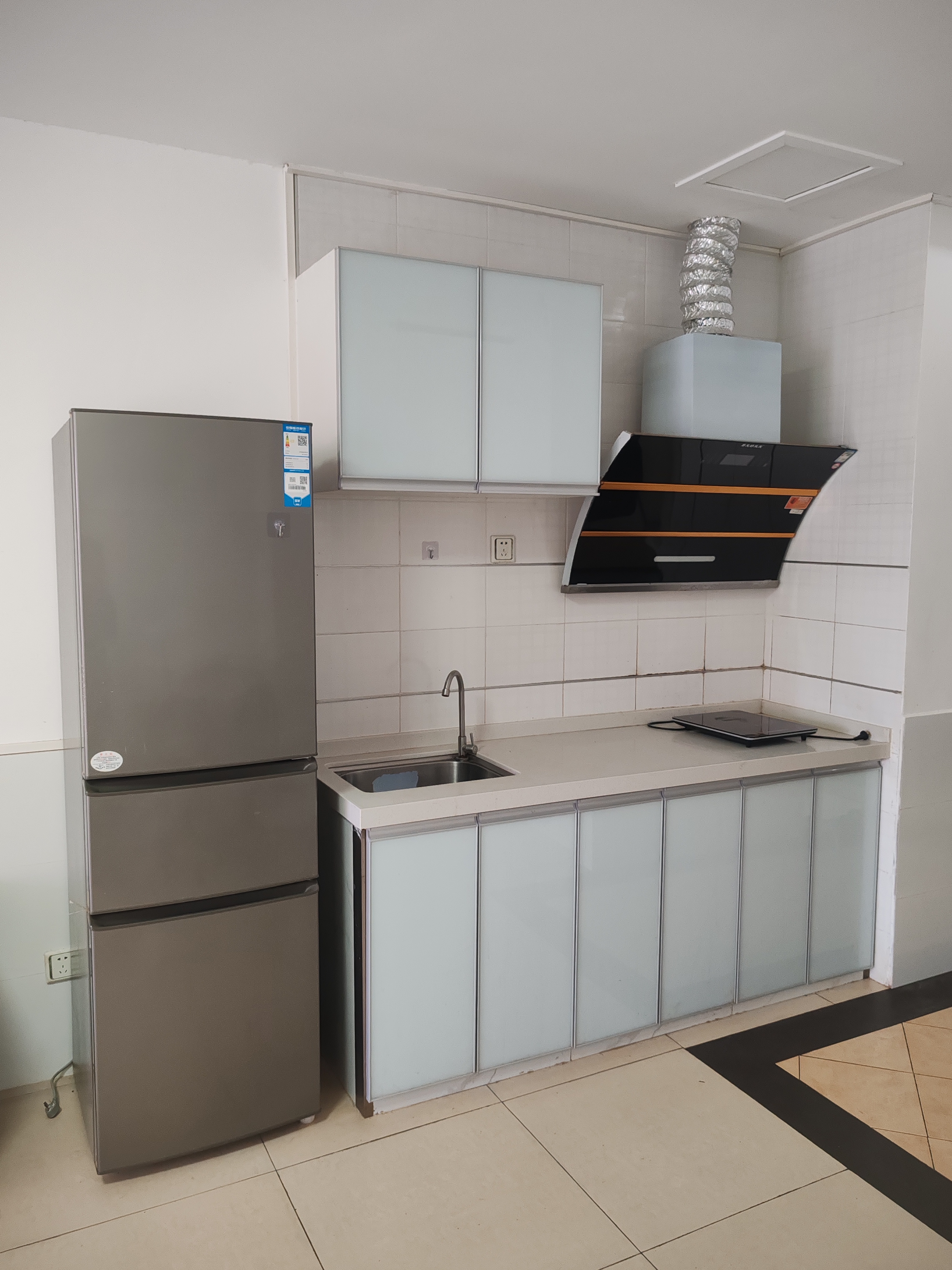 帝国大厦  1室1厅1卫    1500.0元/月室内图