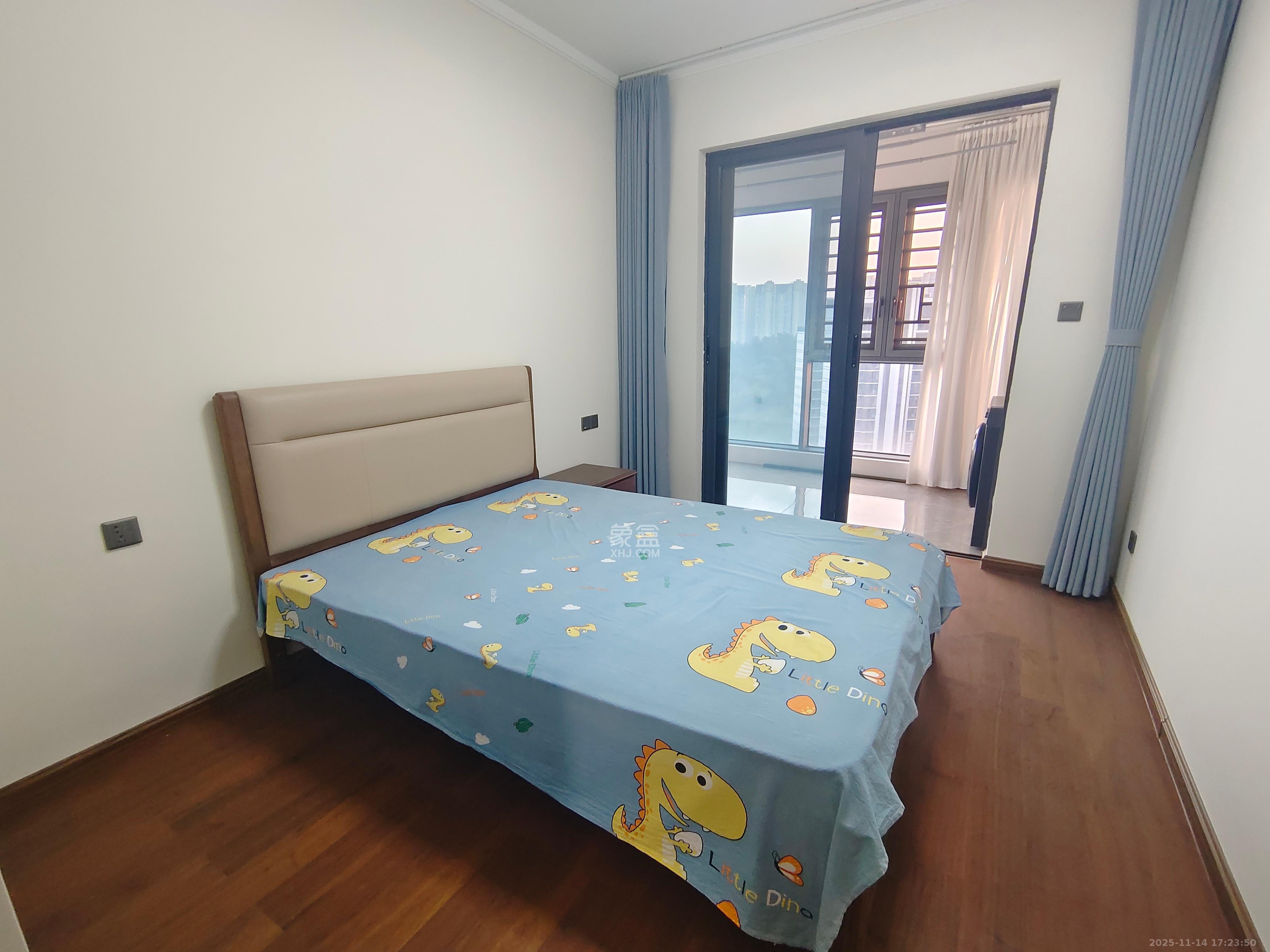 招商雍山湖  4室2厅3卫    4500.0元/月室内图