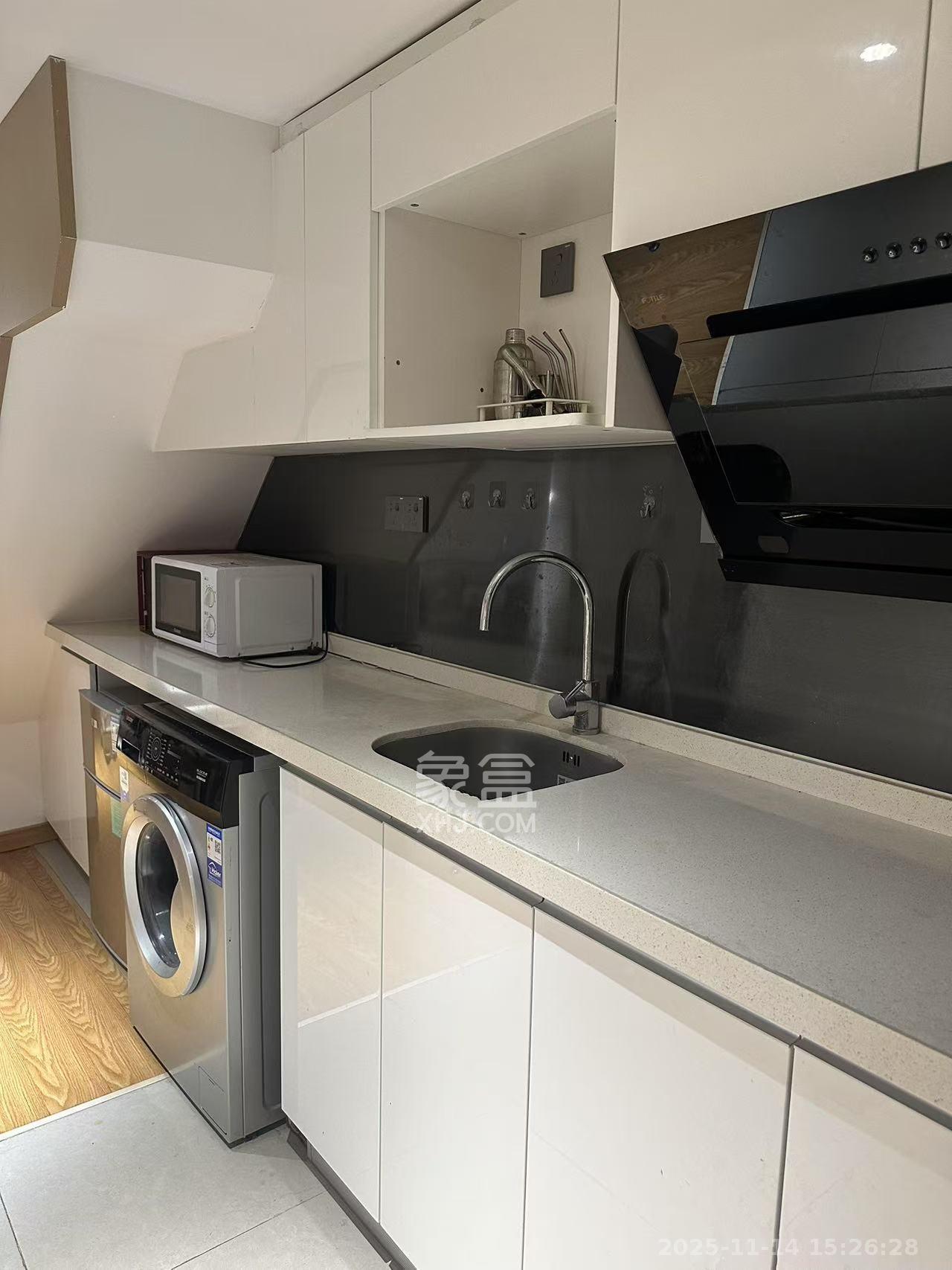 阳光城檀悦  2室1厅1卫    2200.0元/月室内图