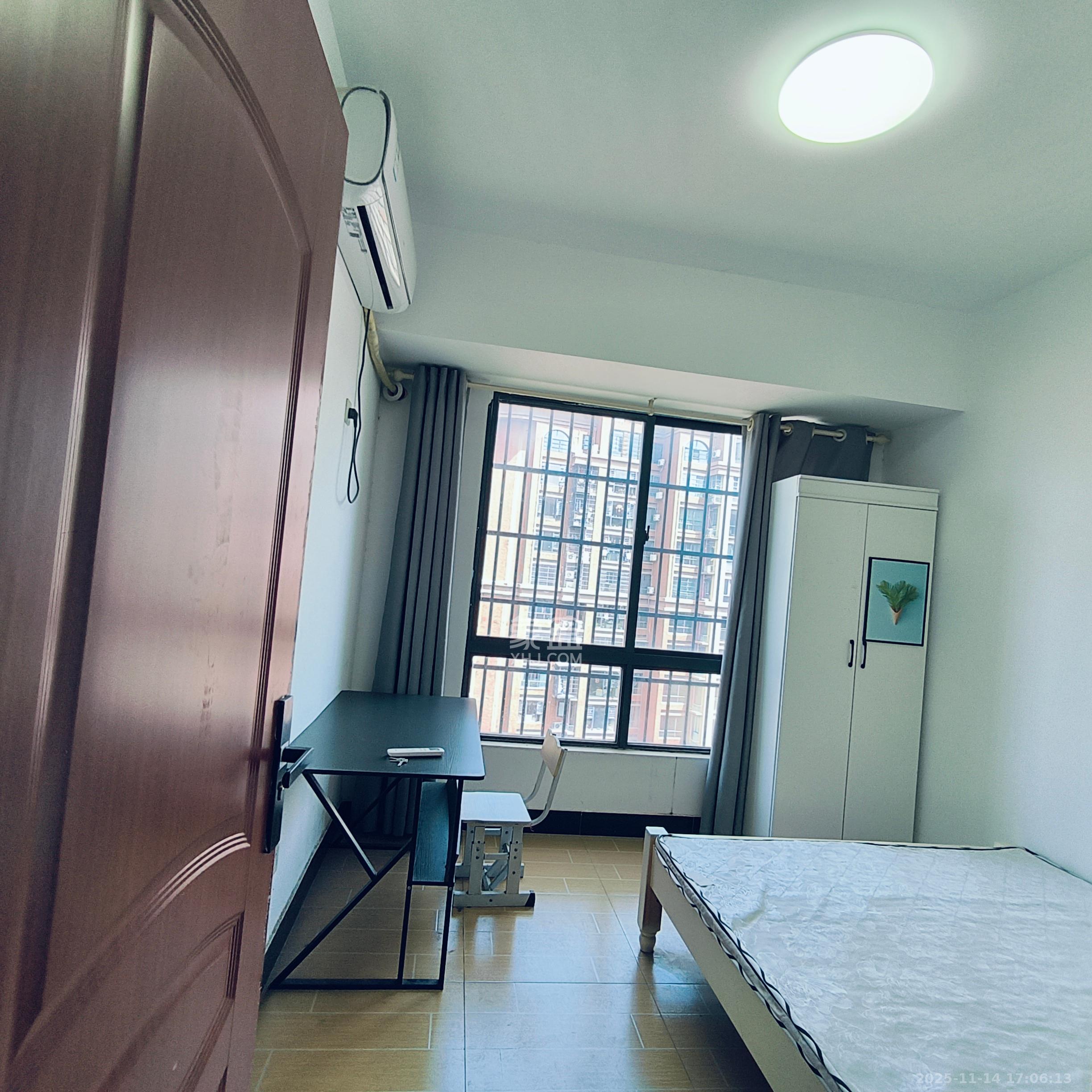 海德公园  4室2厅2卫    2200.0元/月室内图