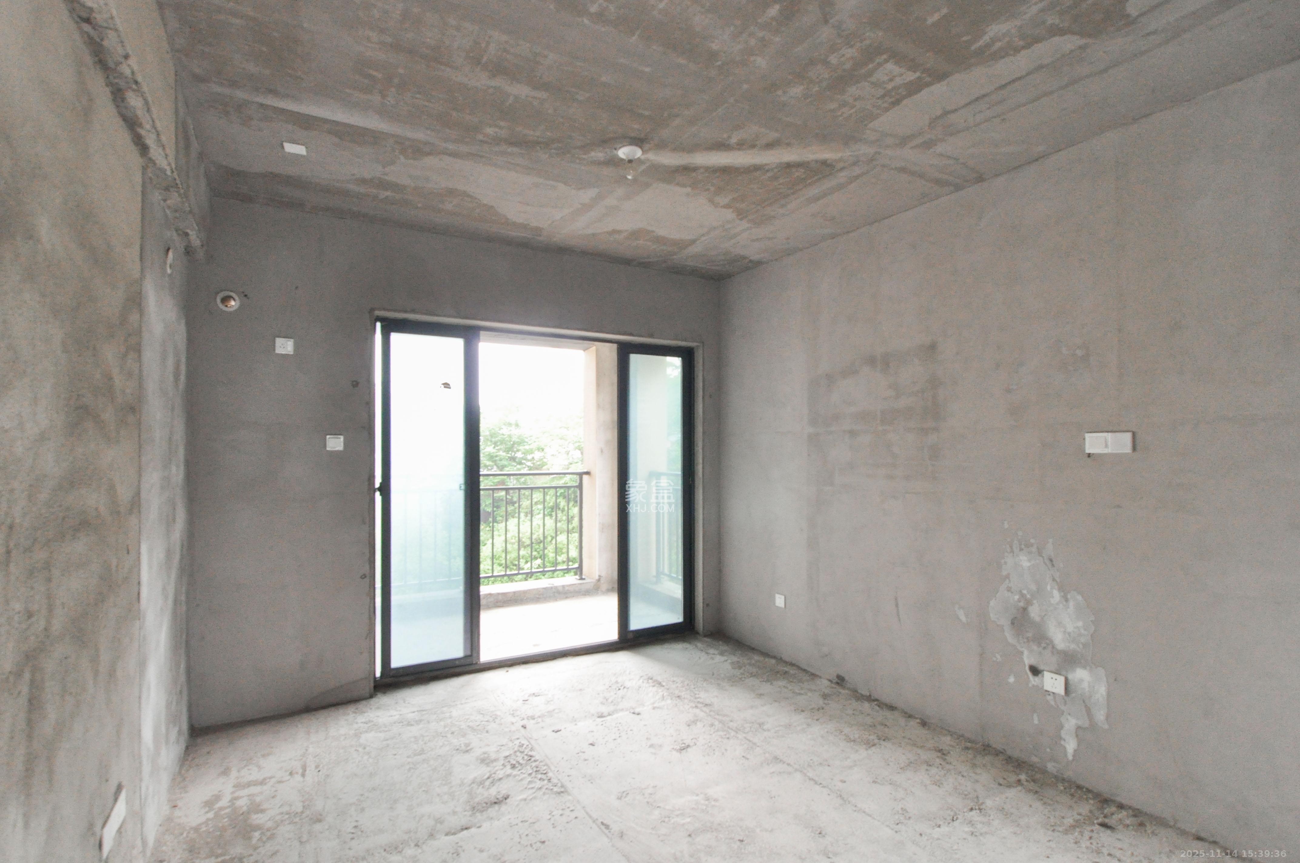 璞悦府  4室2厅2卫    146.0万其他