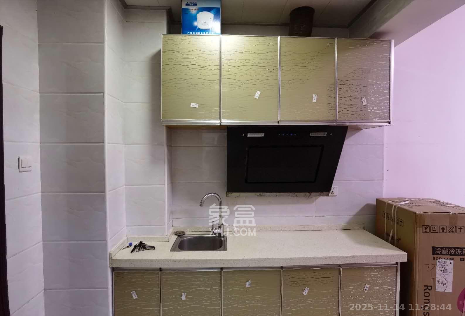 万科魅力之城  1室1厅1卫    1100.0元/月室内图