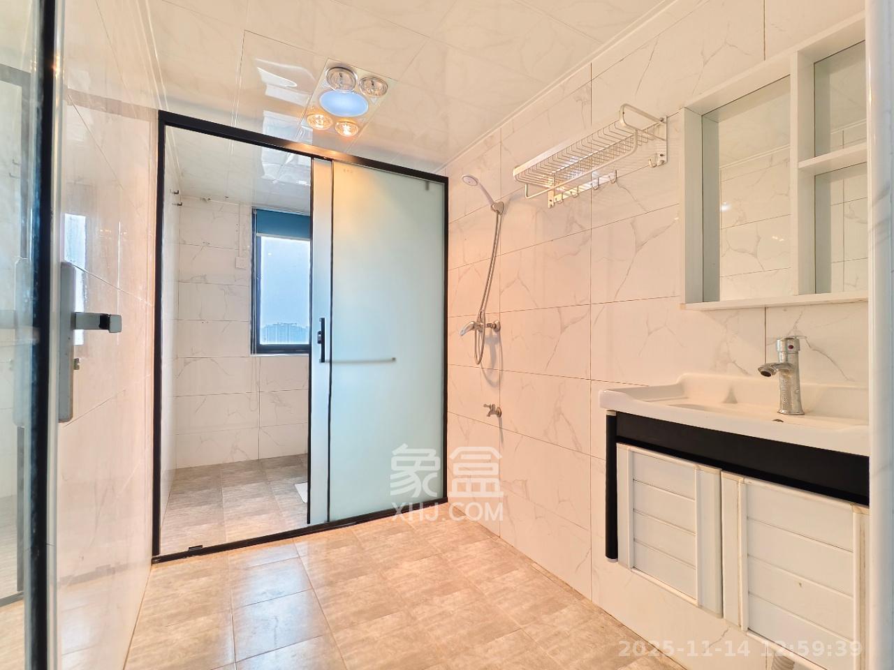 中国铁建18公馆(常青嘉苑) 3室1厅2卫 2300.0元/月 中国铁建18公馆(常青嘉苑) 3室1厅2卫 2300.0元/月室内图