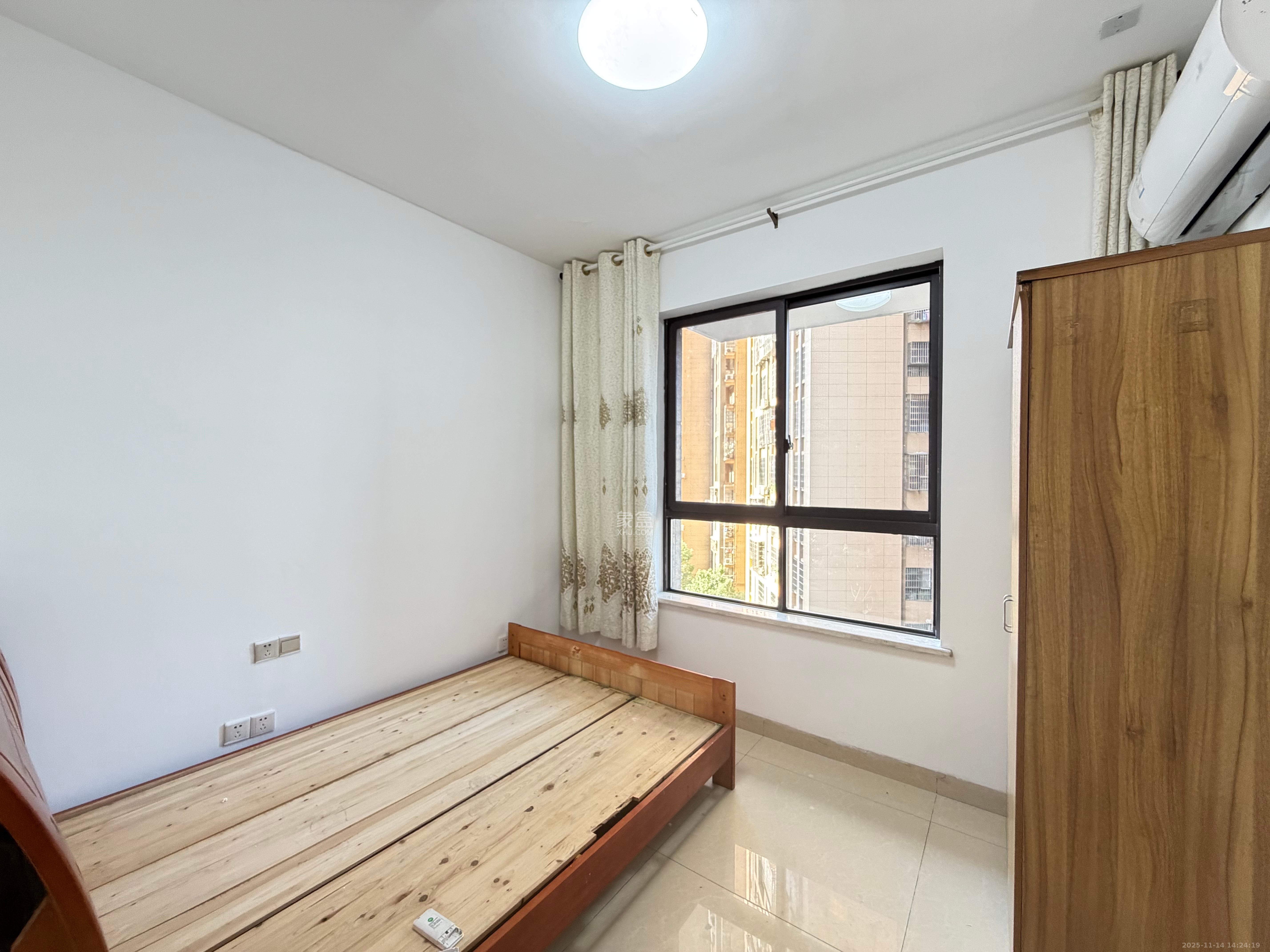 爱琴海岸 3室2厅2卫 1800.0元/月 爱琴海岸 3室2厅2卫 1800.0元/月室内图