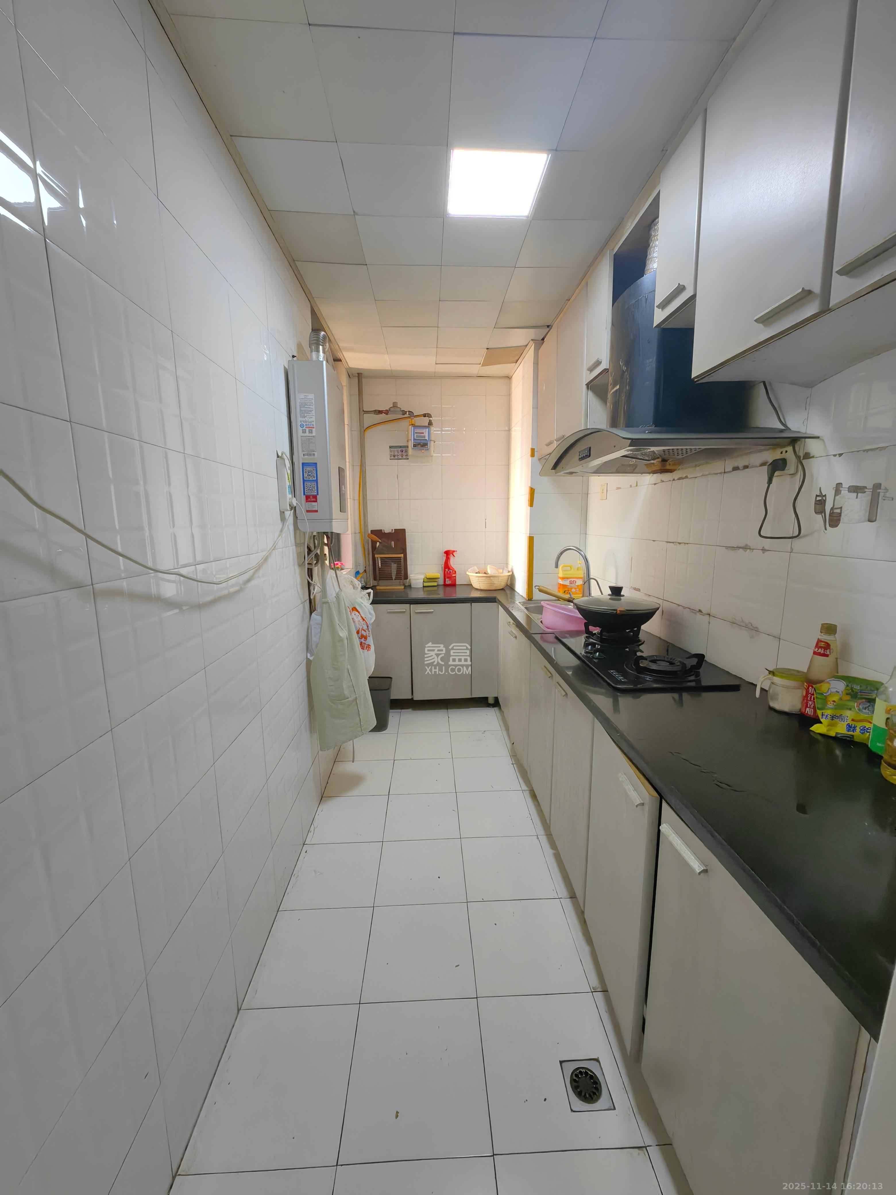 三角花园星城  3室2厅2卫    3500.0元/月室内图