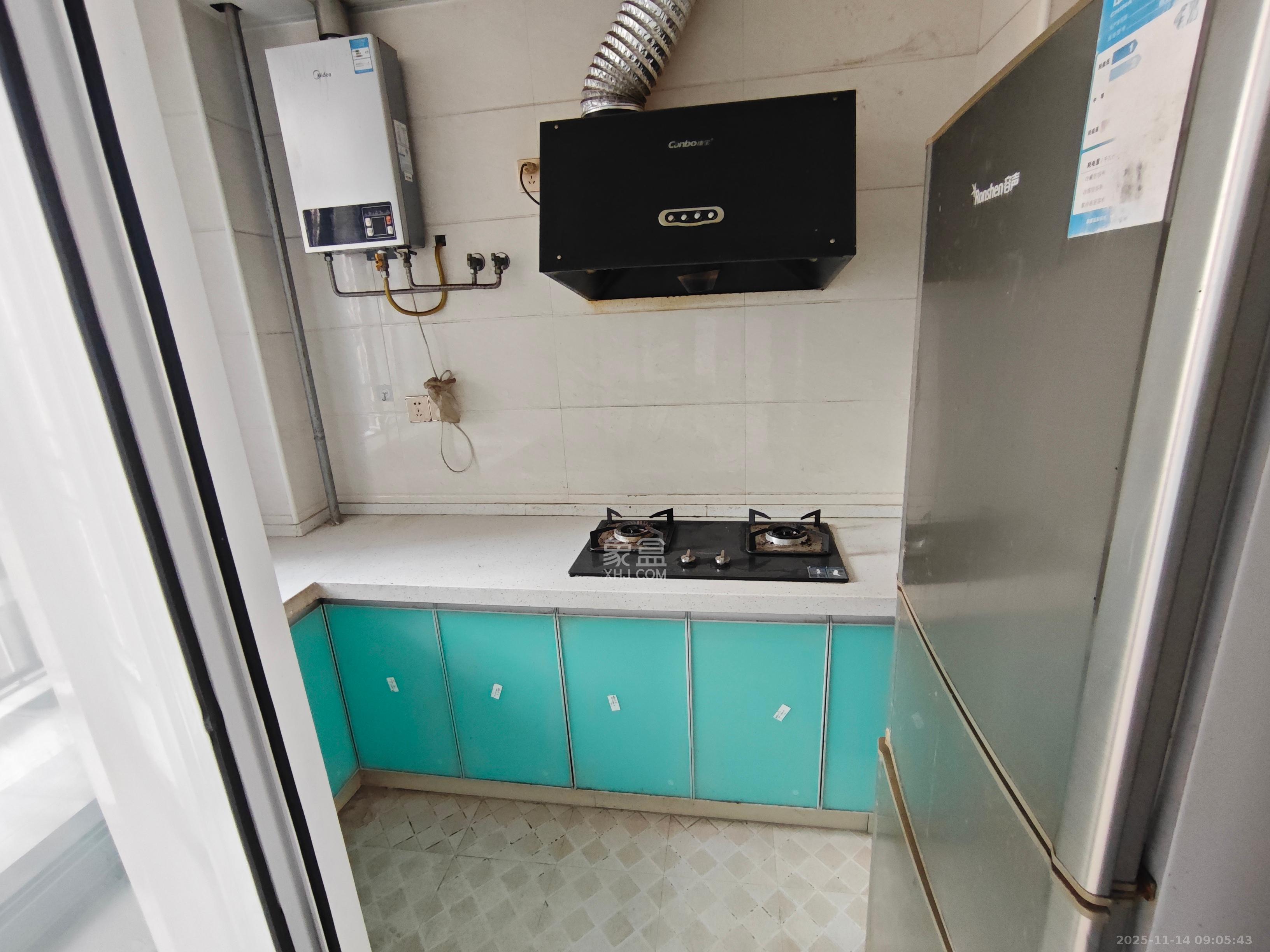 枫华府第  3室2厅2卫    1800.0元/月室内图