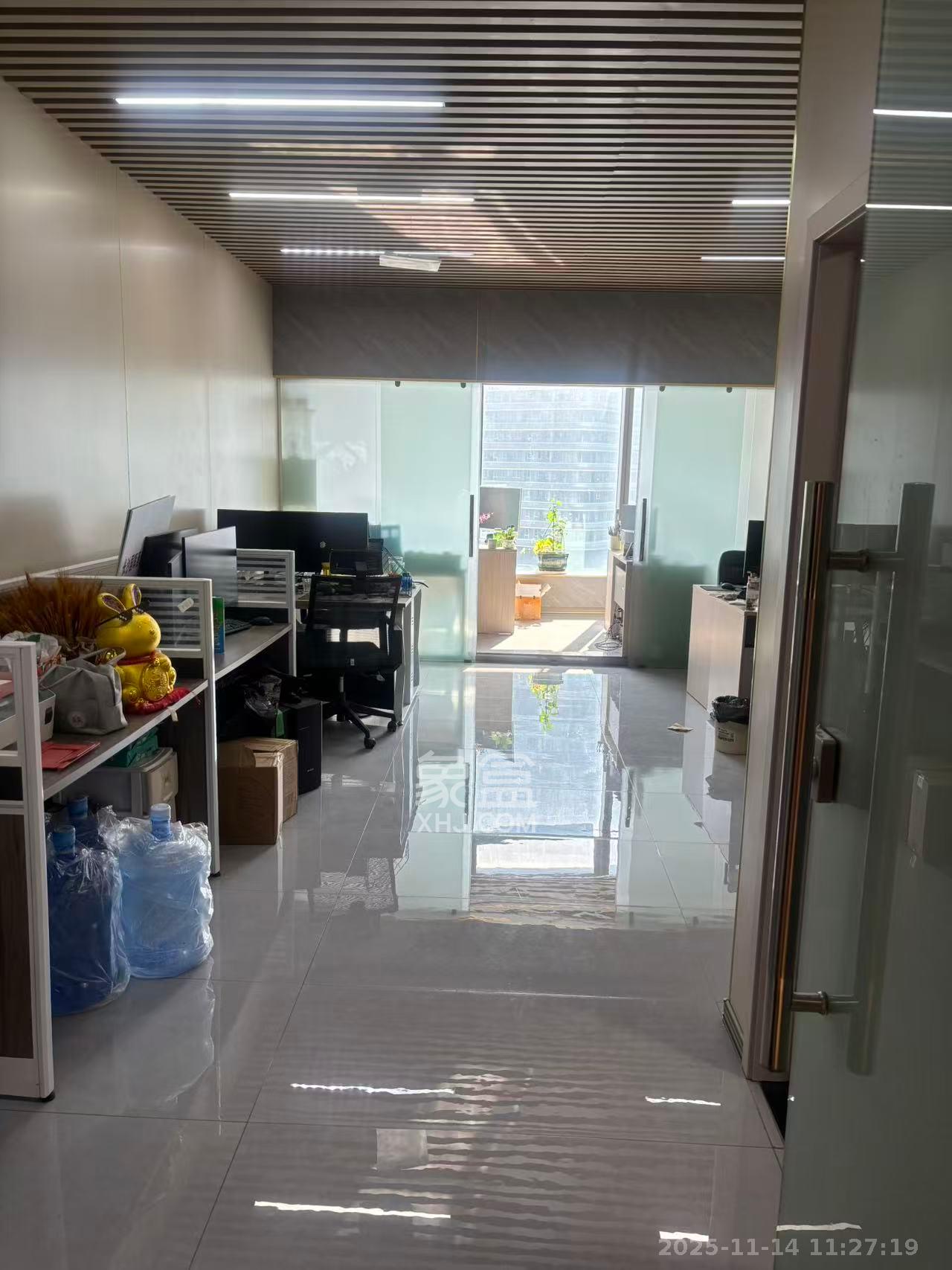 世茂铂曼  1室1厅1卫    2500.0元/月室内图