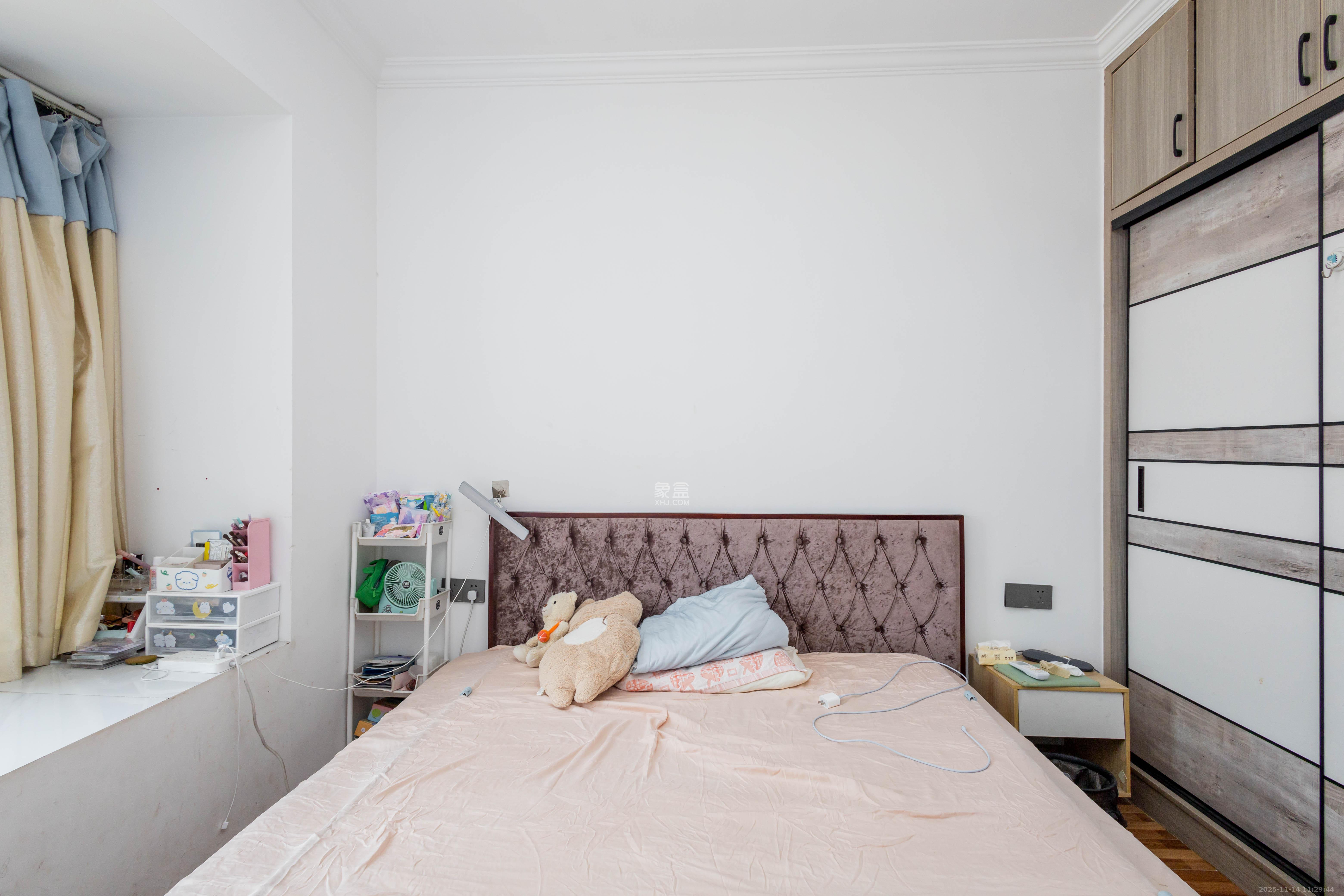 中交中央公园D4区  2室2厅1卫    70.0万卧室