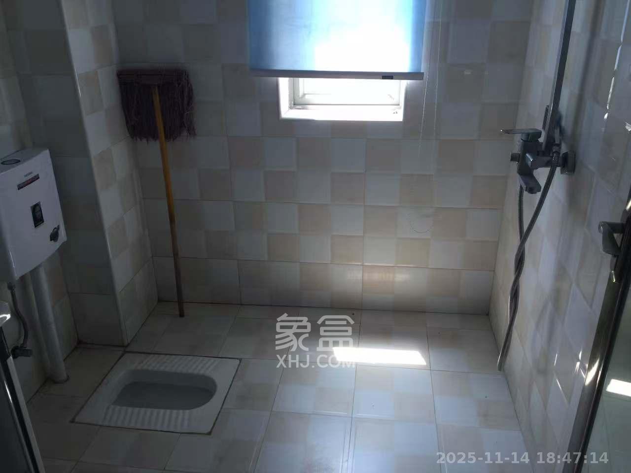 新城新世界一二三期 2室2厅1卫 2300.0元/月 新城新世界一二三期 2室2厅1卫 2300.0元/月室内图