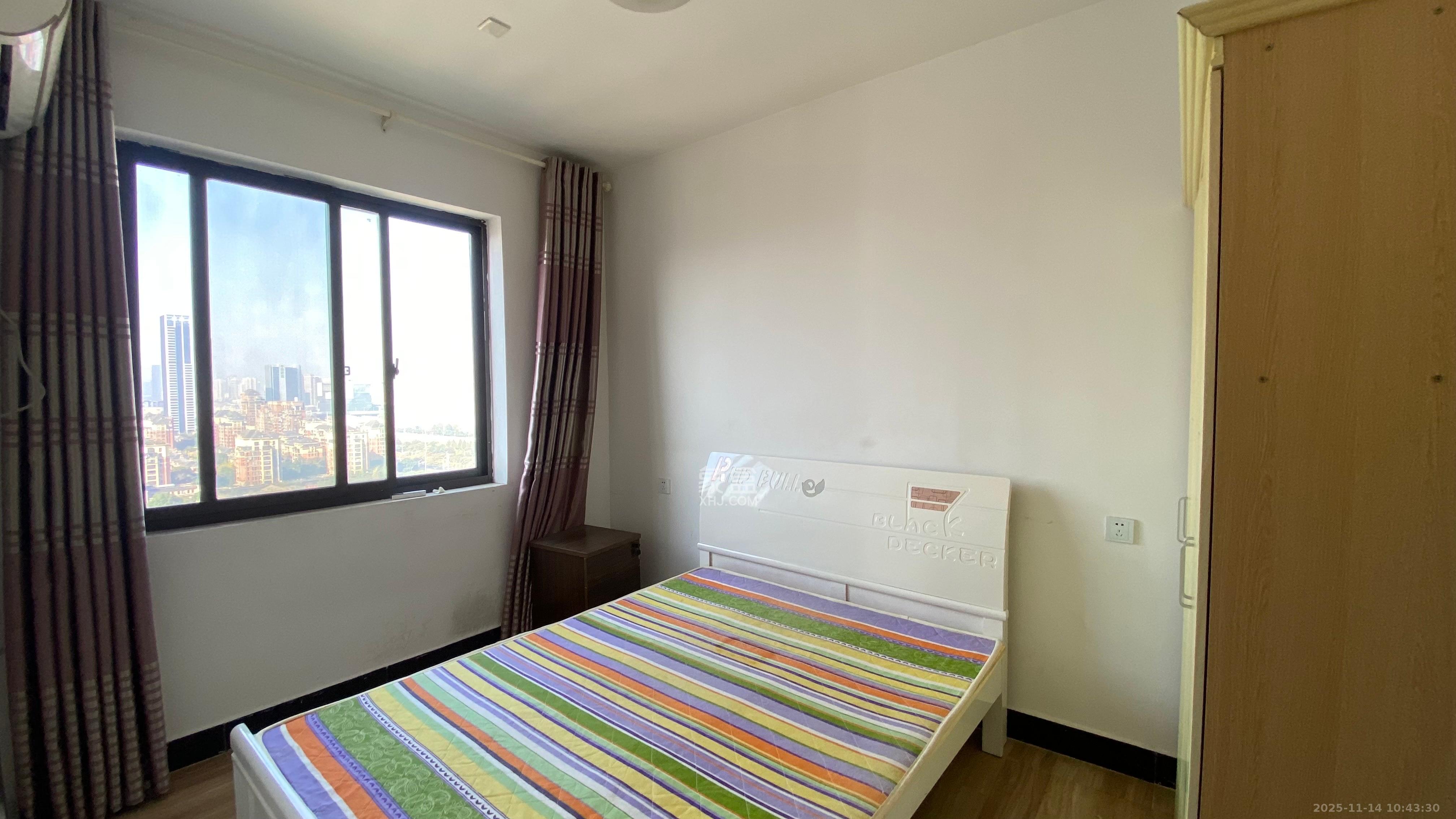 雨花公馆(紫苔名苑)  3室2厅2卫    2500.0元/月室内图