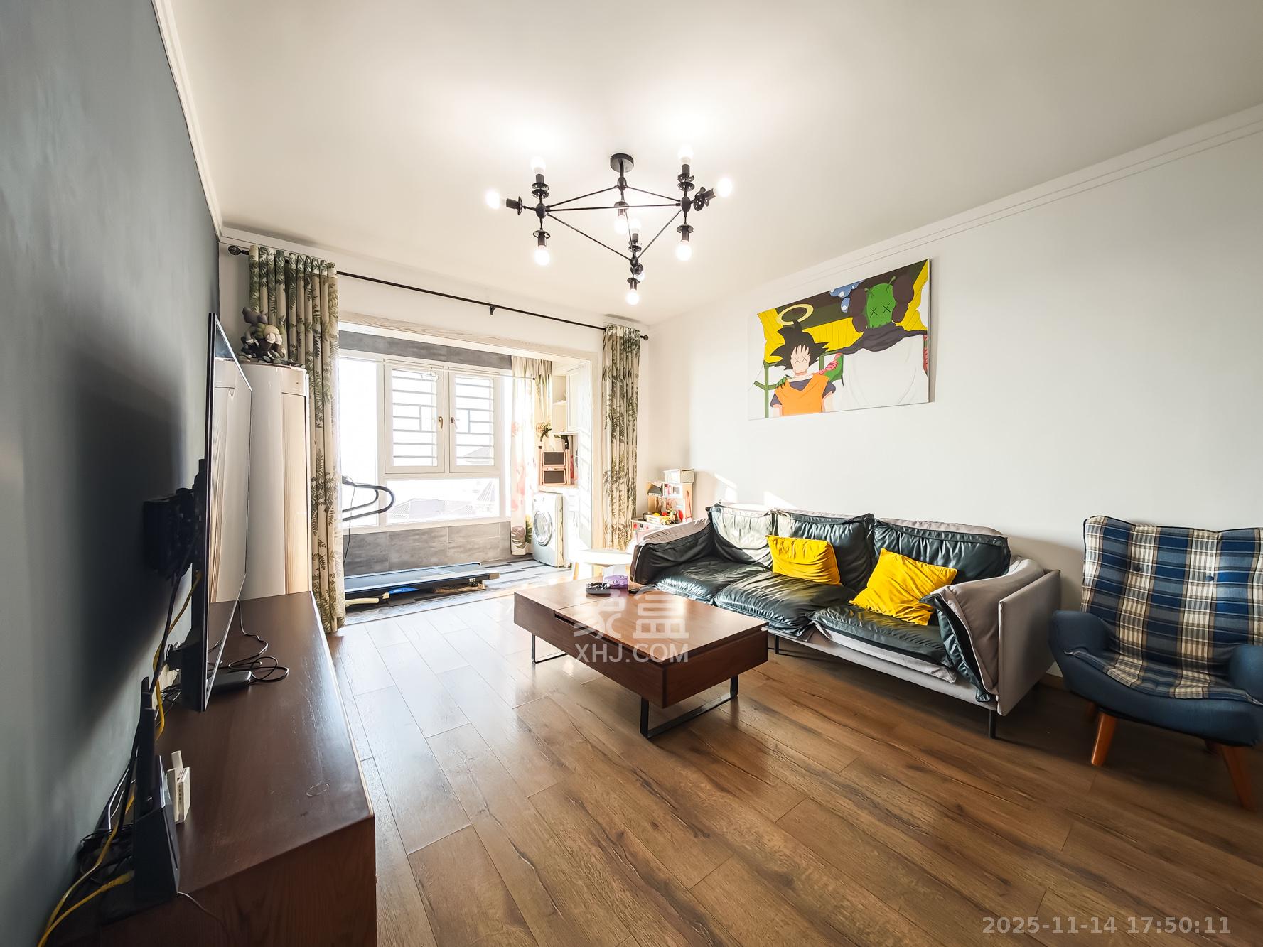 钱隆世家  2室2厅1卫    69.0万客厅