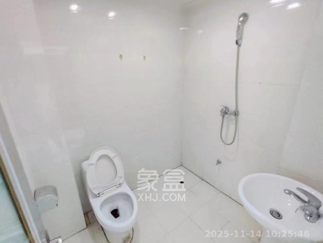 金桂小区一期  3室2厅2卫    1750.0元/月室内图