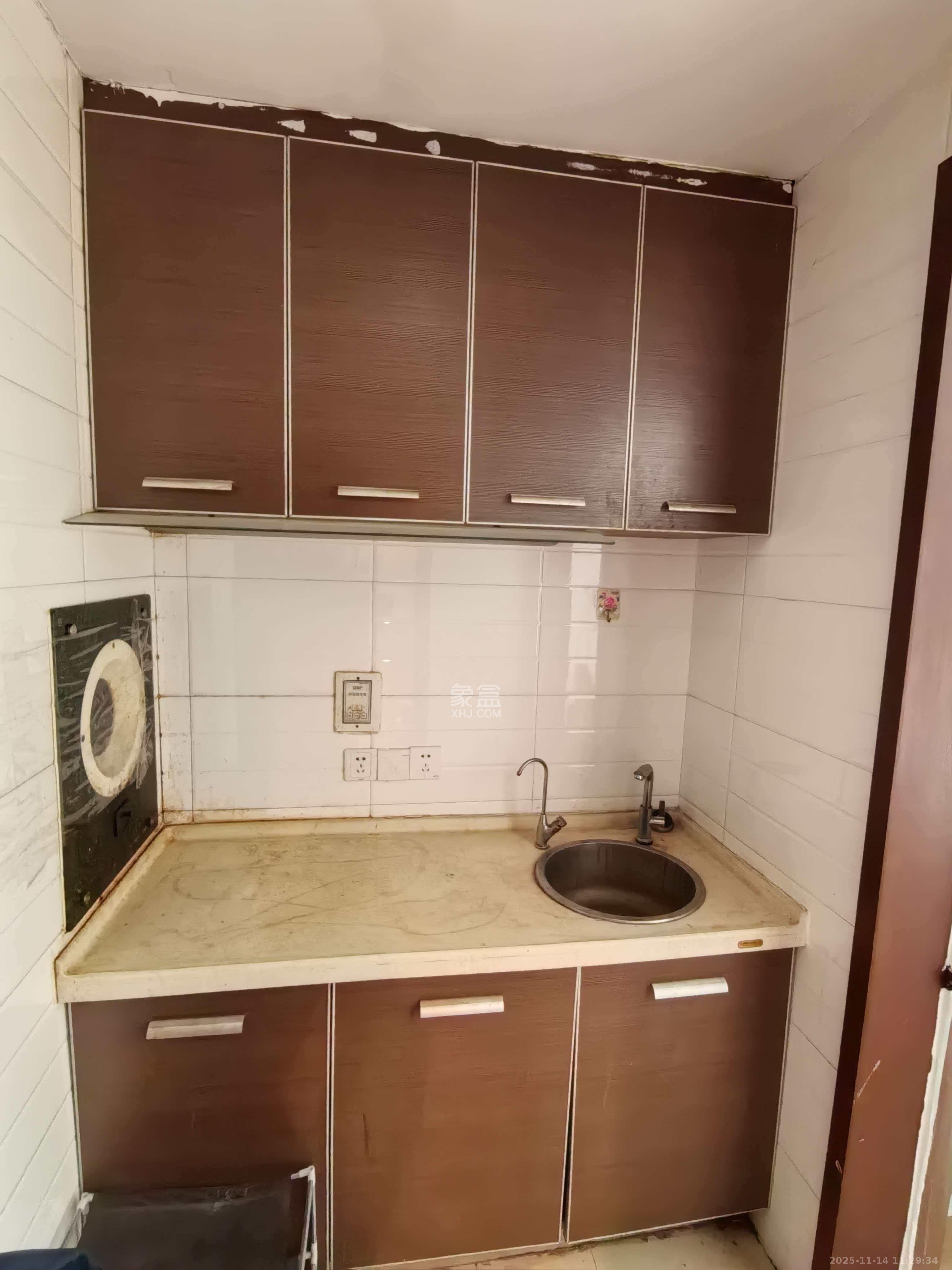 标志商务中心 1室1厅1卫 1100.0元/月 标志商务中心 1室1厅1卫 1100.0元/月室内图