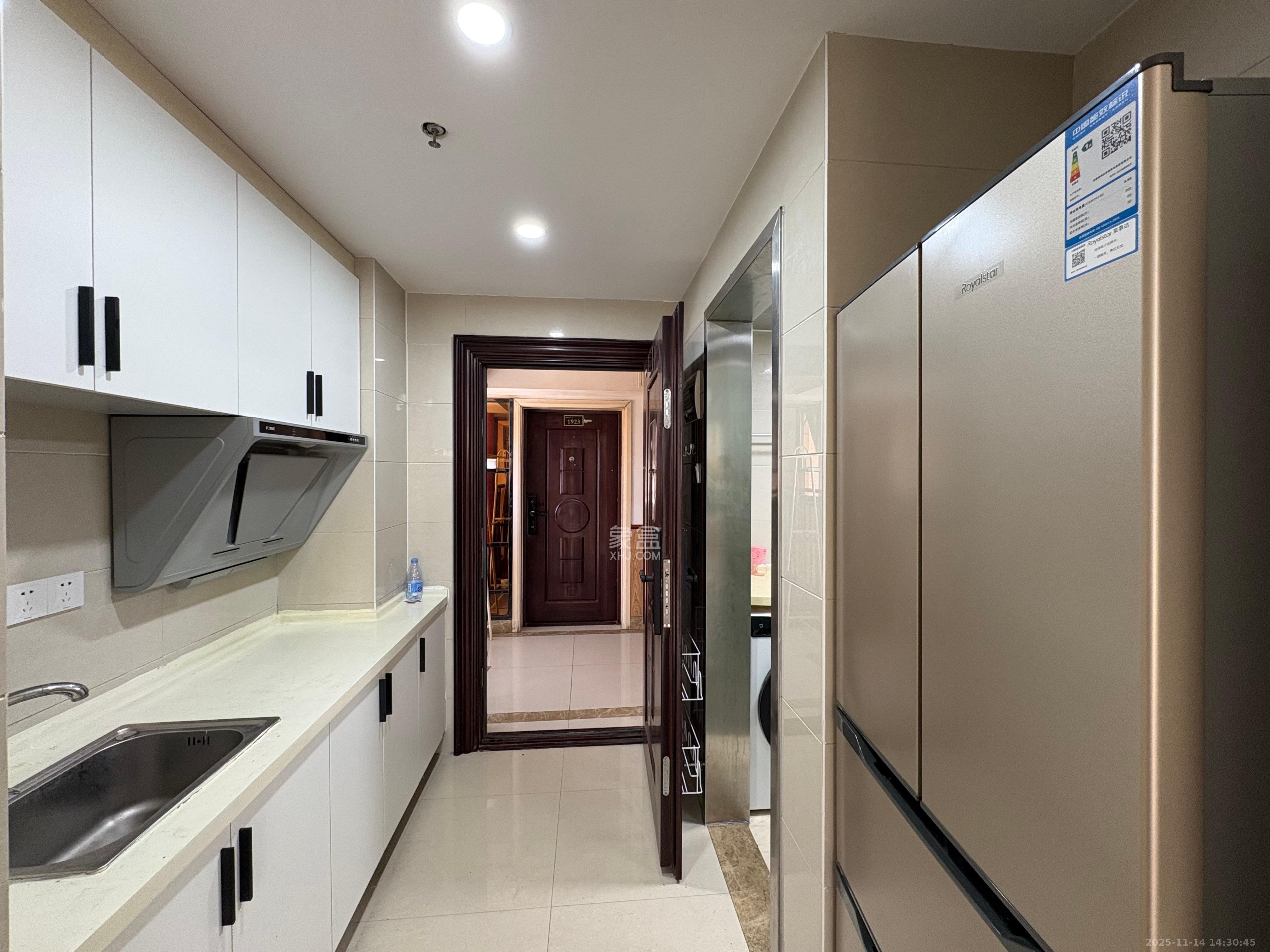 湘腾城市广场 1室0厅0卫 2100.0元/月 湘腾城市广场 1室0厅0卫 2100.0元/月室内图