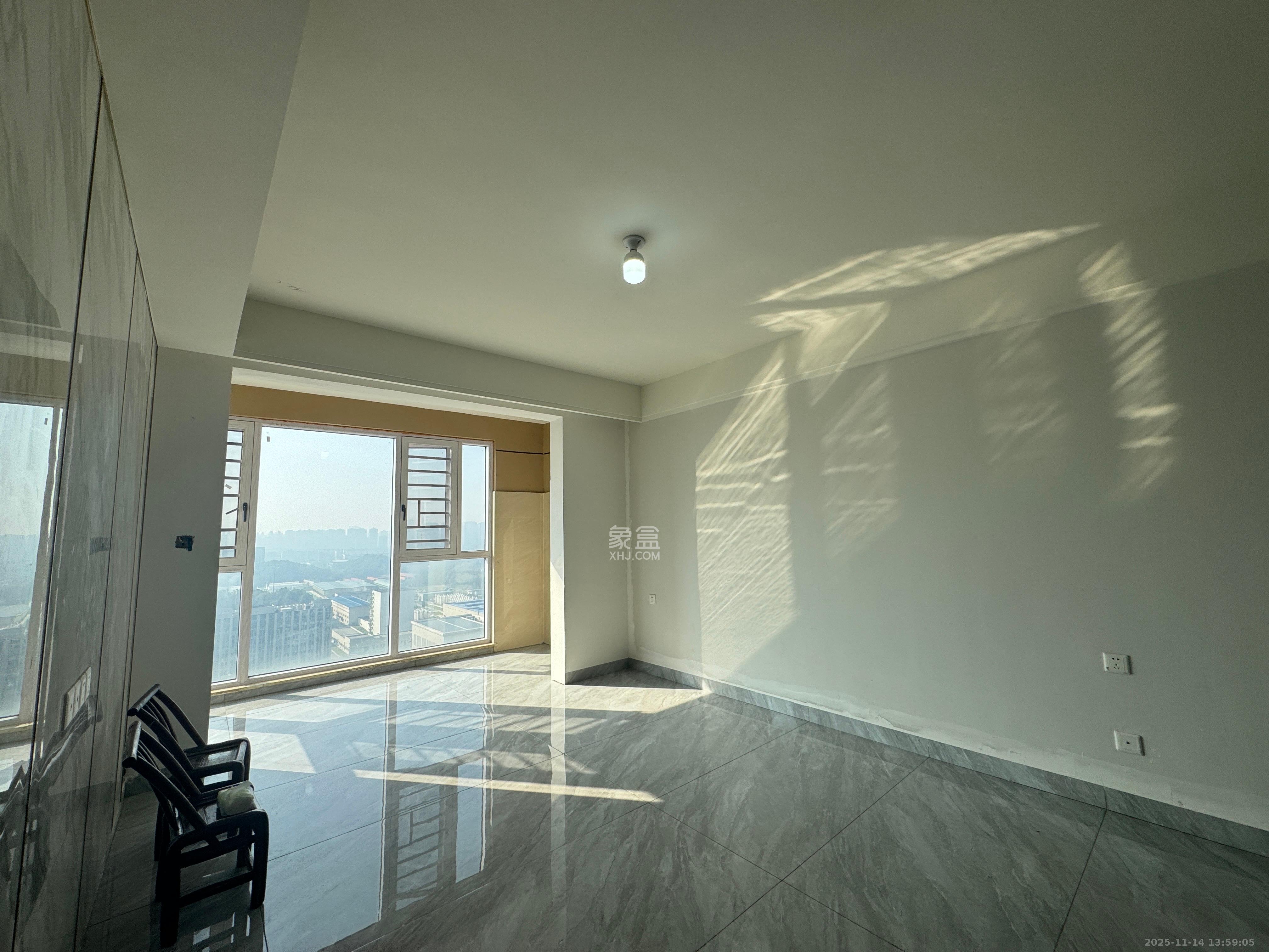 保利香槟国际 3室2厅2卫 2000.0元/月 保利香槟国际 3室2厅2卫 2000.0元/月室内图