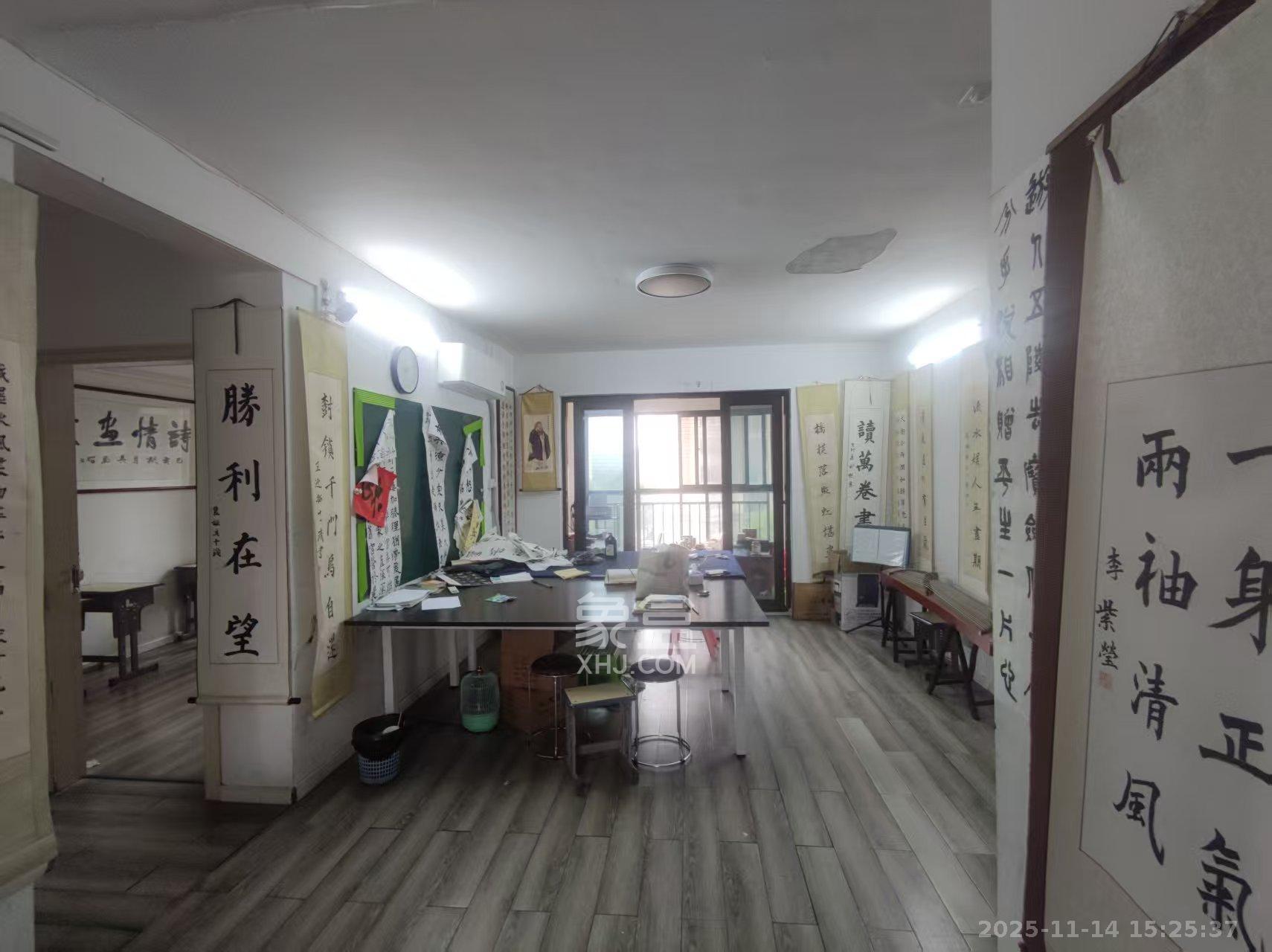 卓越蔚蓝海岸三期  4室2厅2卫    3200.0元/月室内图