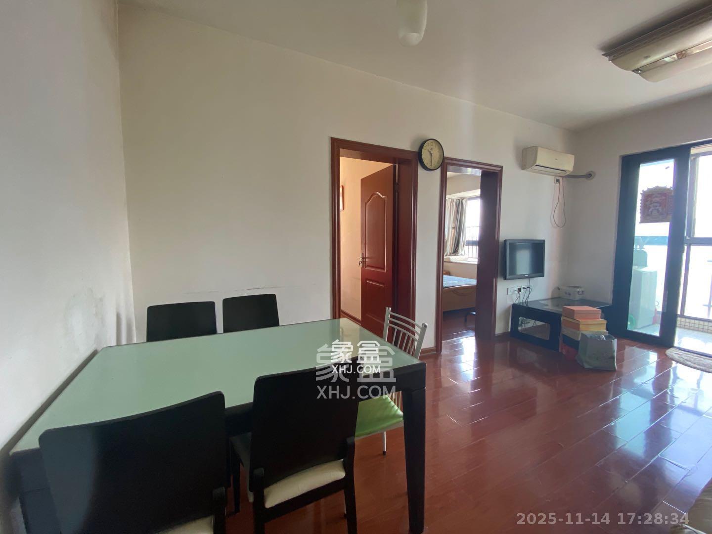 高鑫麓城  2室1厅1卫    2200.0元/月室内图