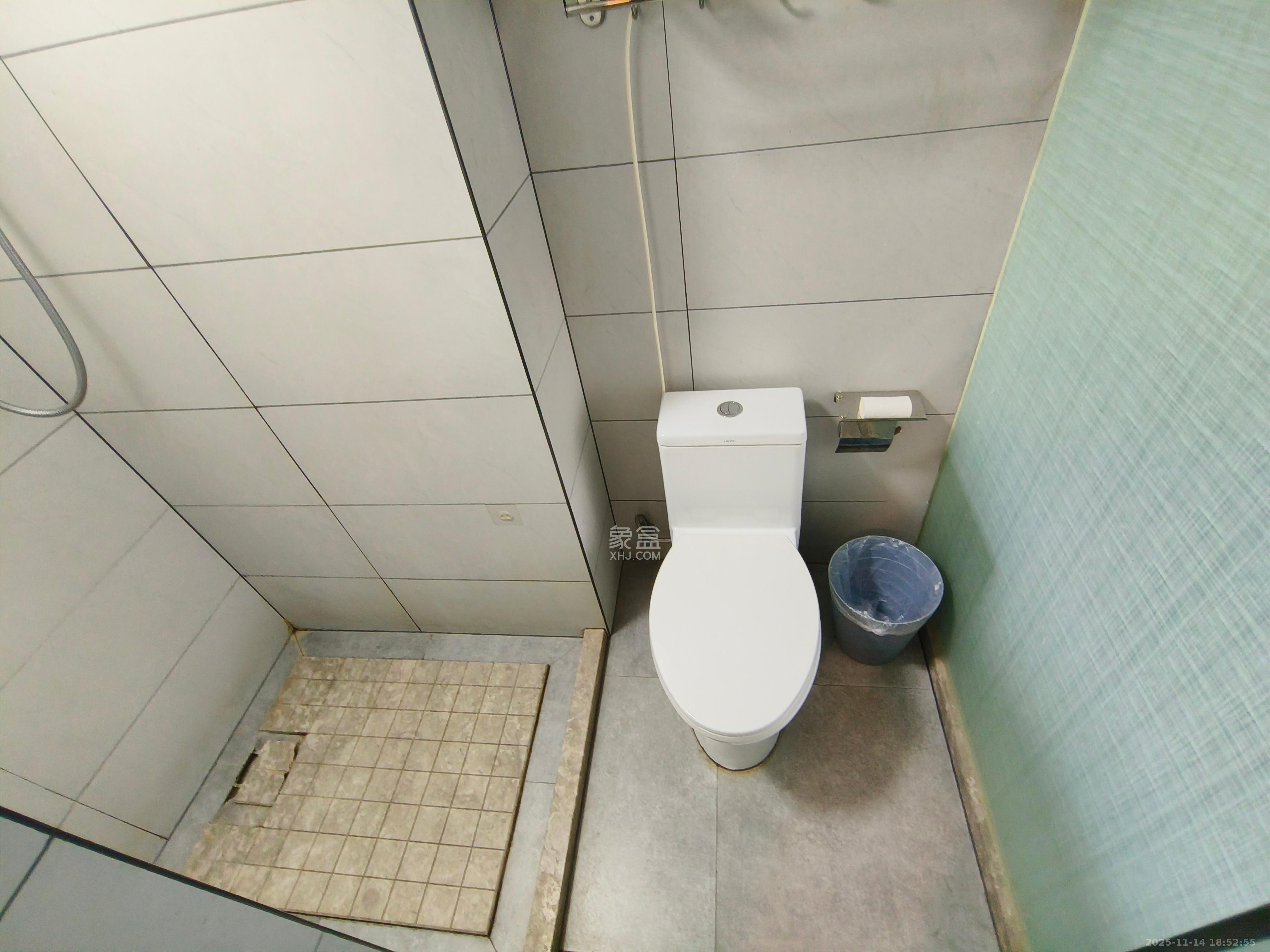 好莱城（弘德西街）  1室1厅1卫    1100.0元/月室内图