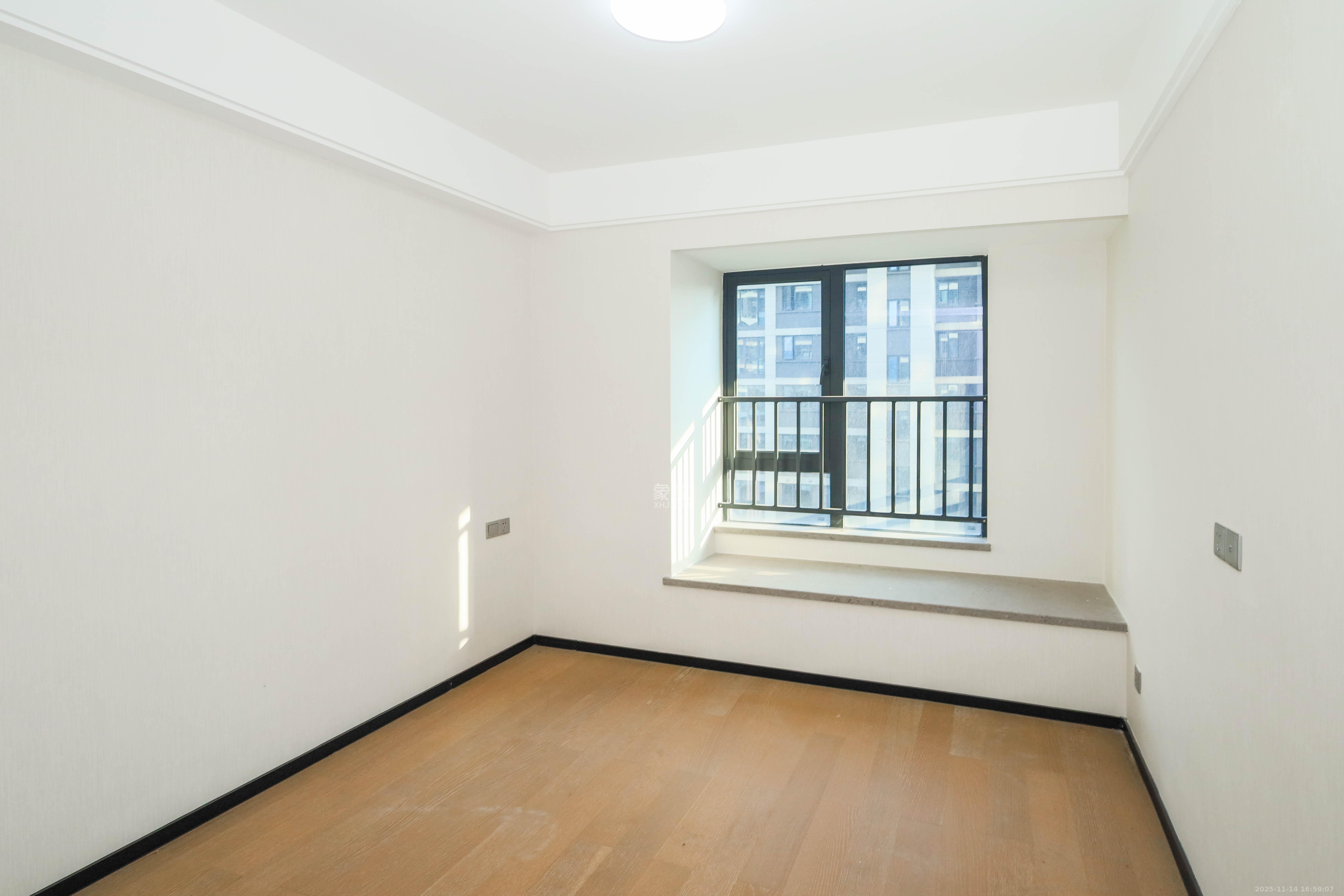 中海麓山境北区 3室2厅2卫 120.0万 中海麓山境北区 3室2厅2卫 120.0万卧室