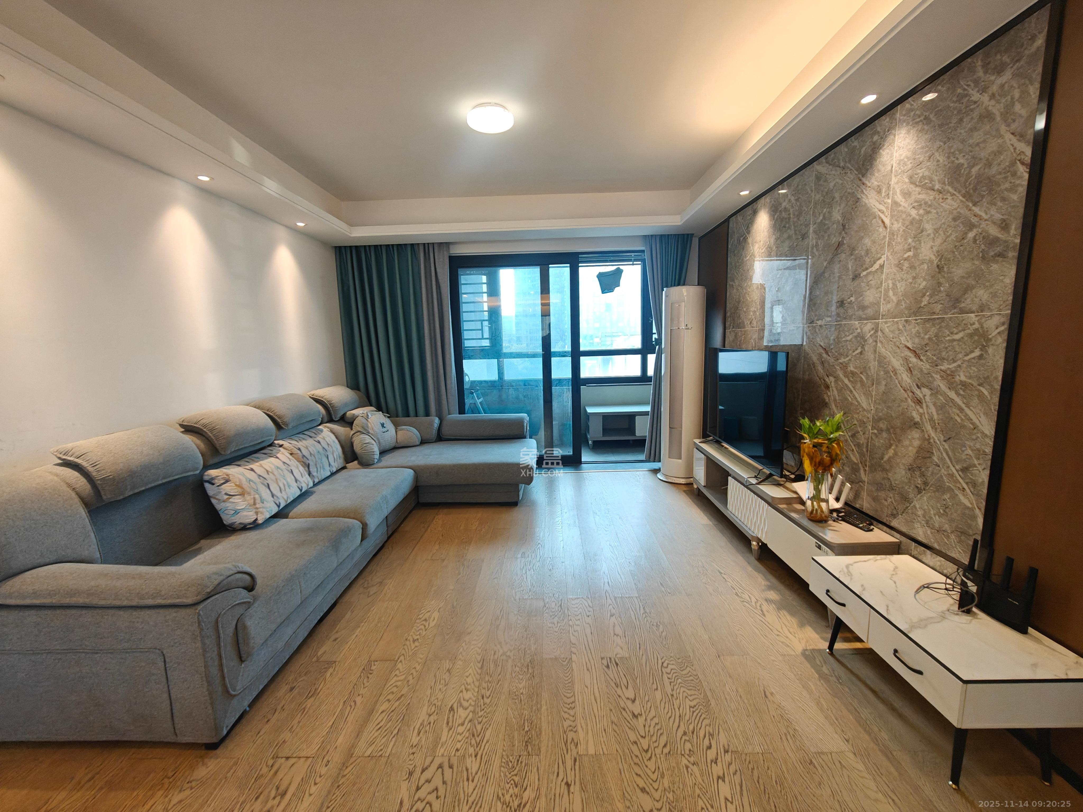 万科金域蓝湾  4室2厅2卫    4100.0元/月