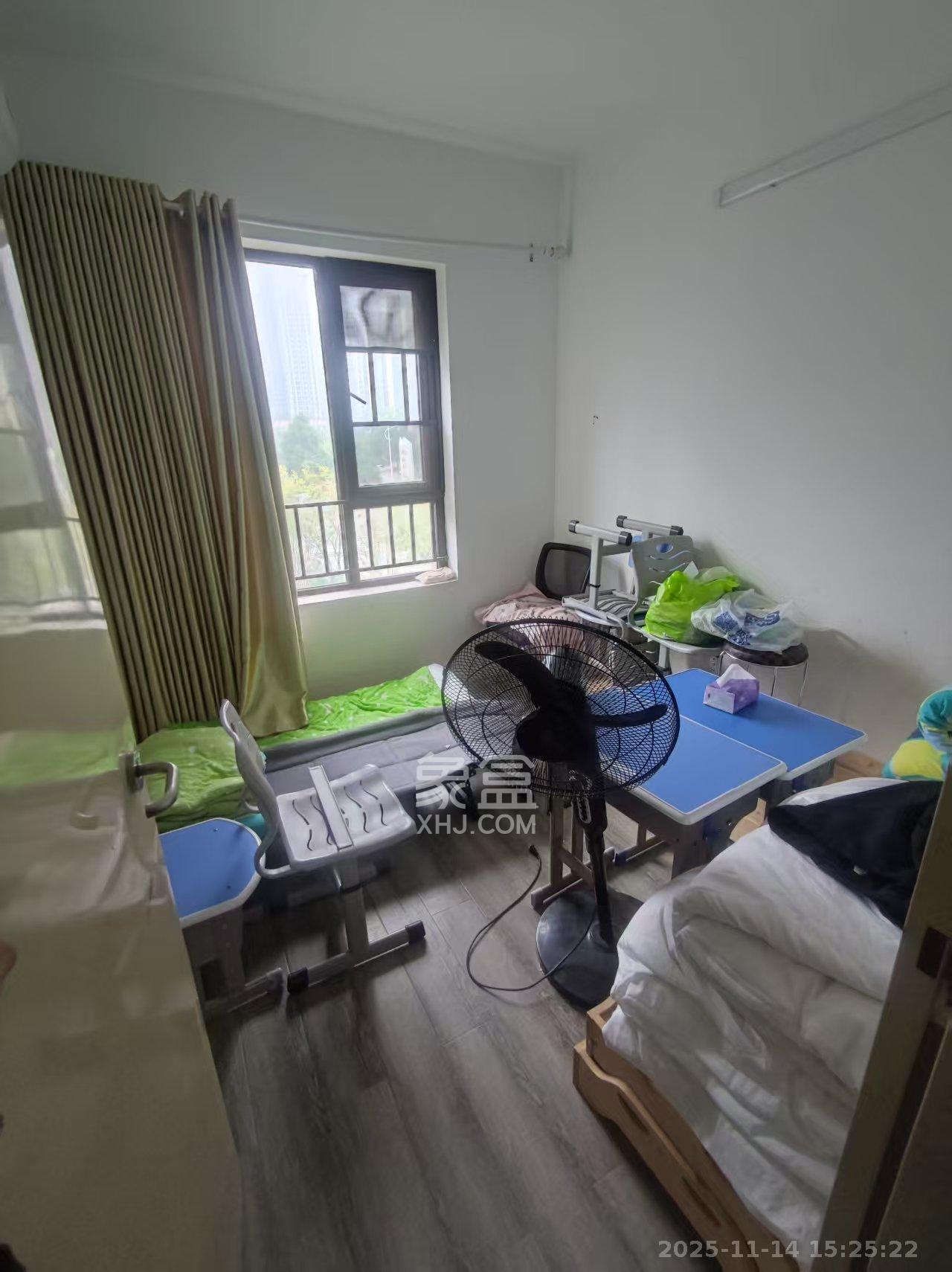 卓越蔚蓝海岸三期  4室2厅2卫    3200.0元/月室内图